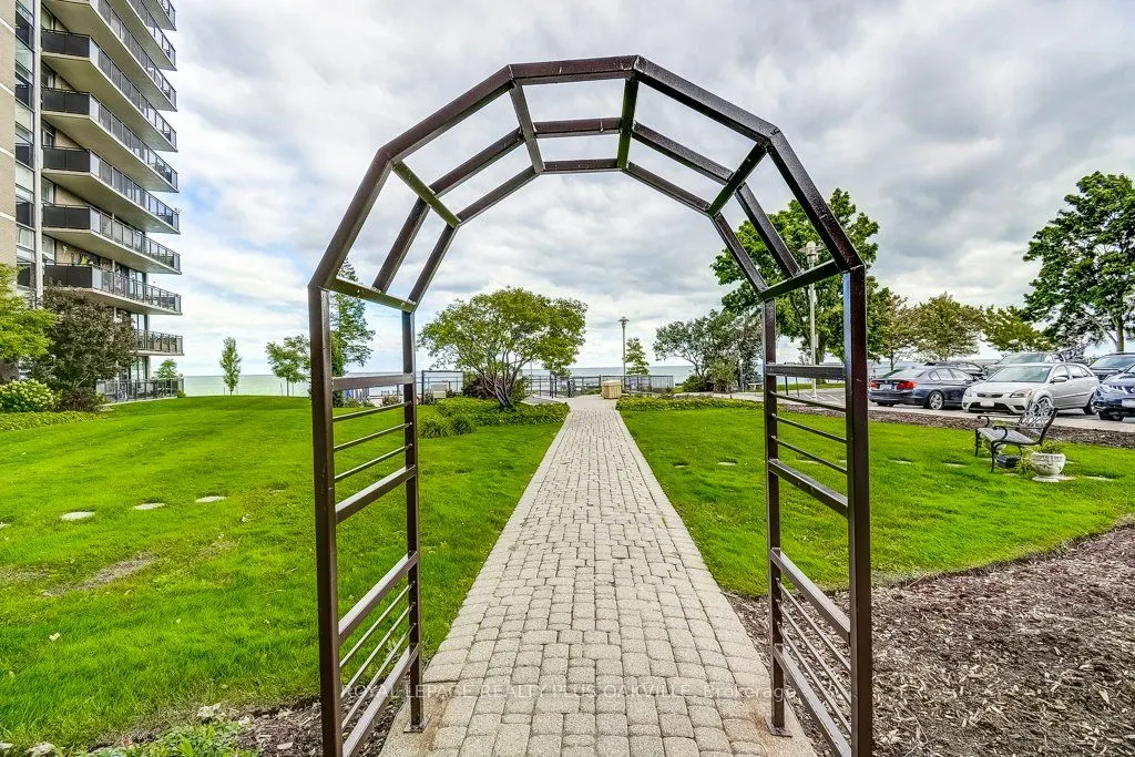 500 Green Road, #515