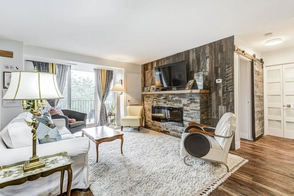 500 Green Road, #515