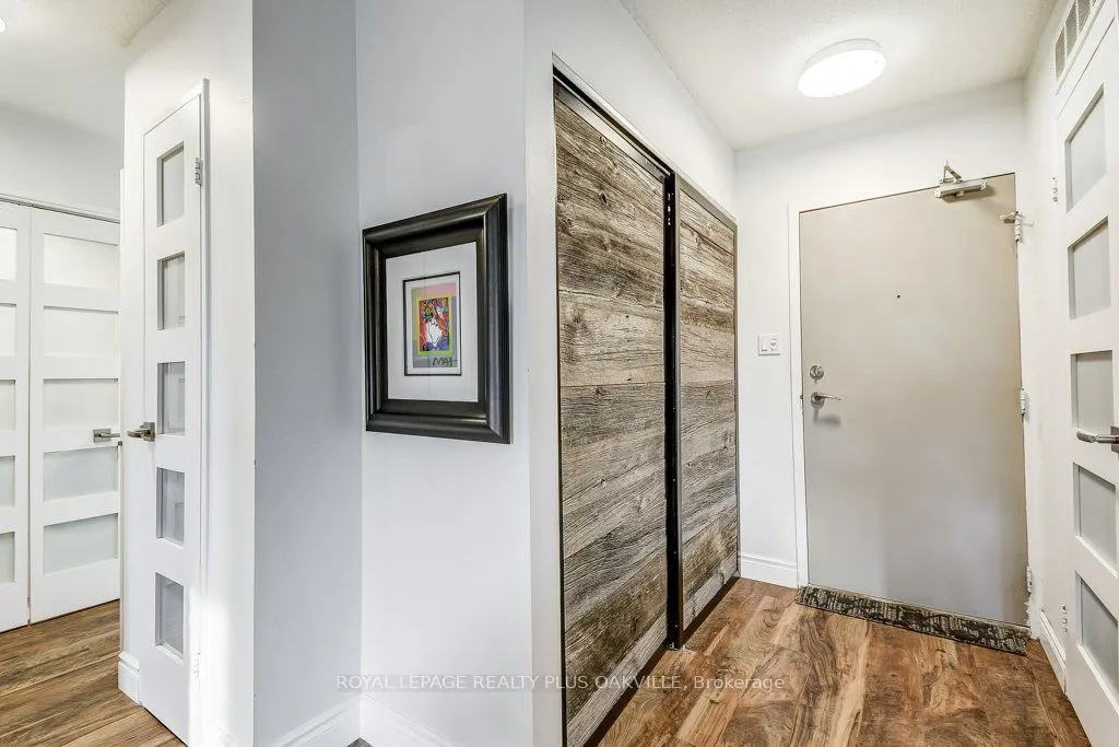 500 Green Road, #515