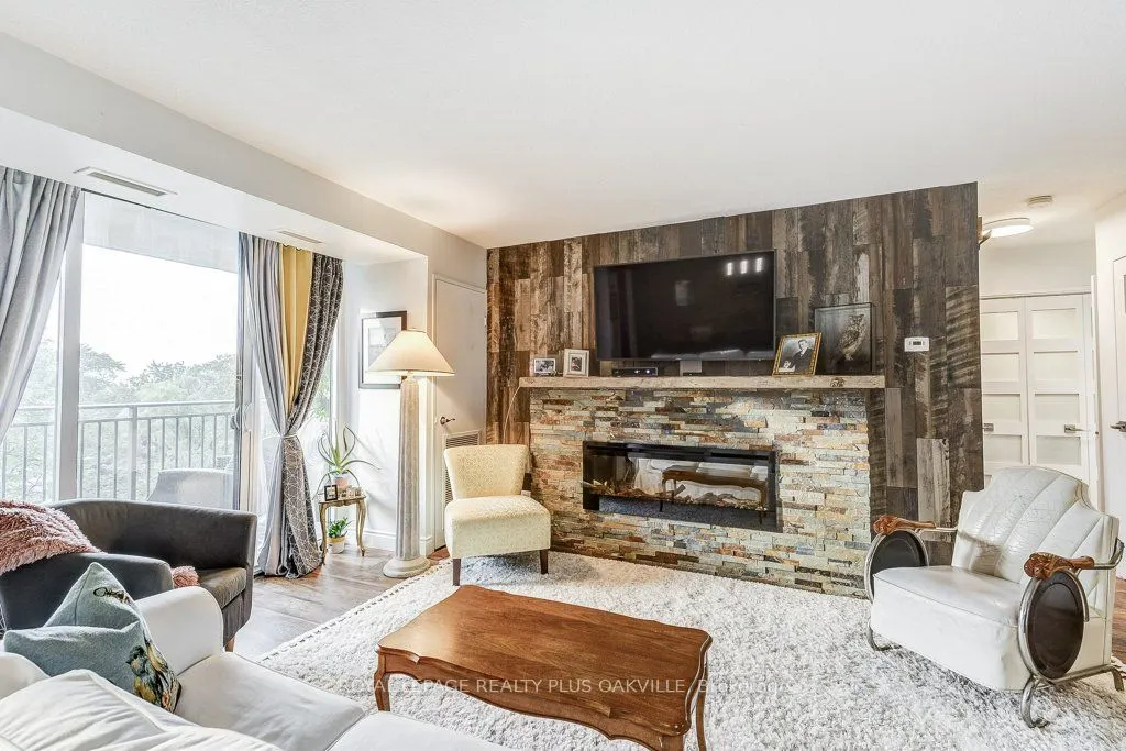 500 Green Road, #515