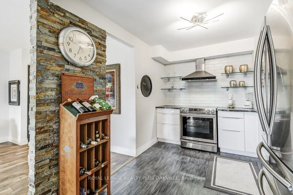 500 Green Road, #515