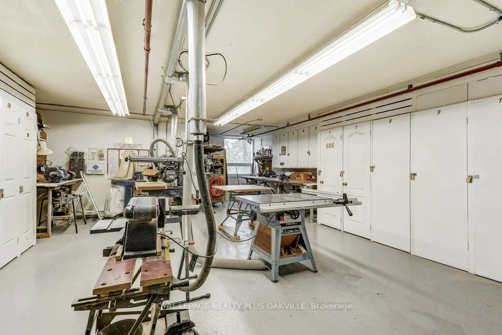 500 Green Road, #515