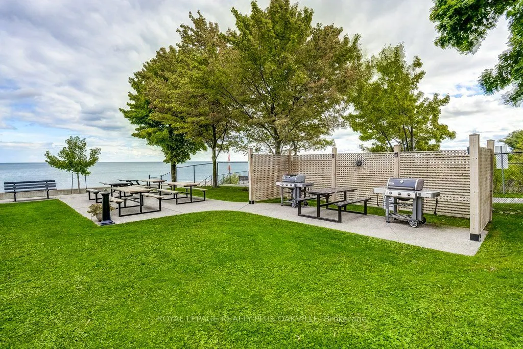 500 Green Road, #515