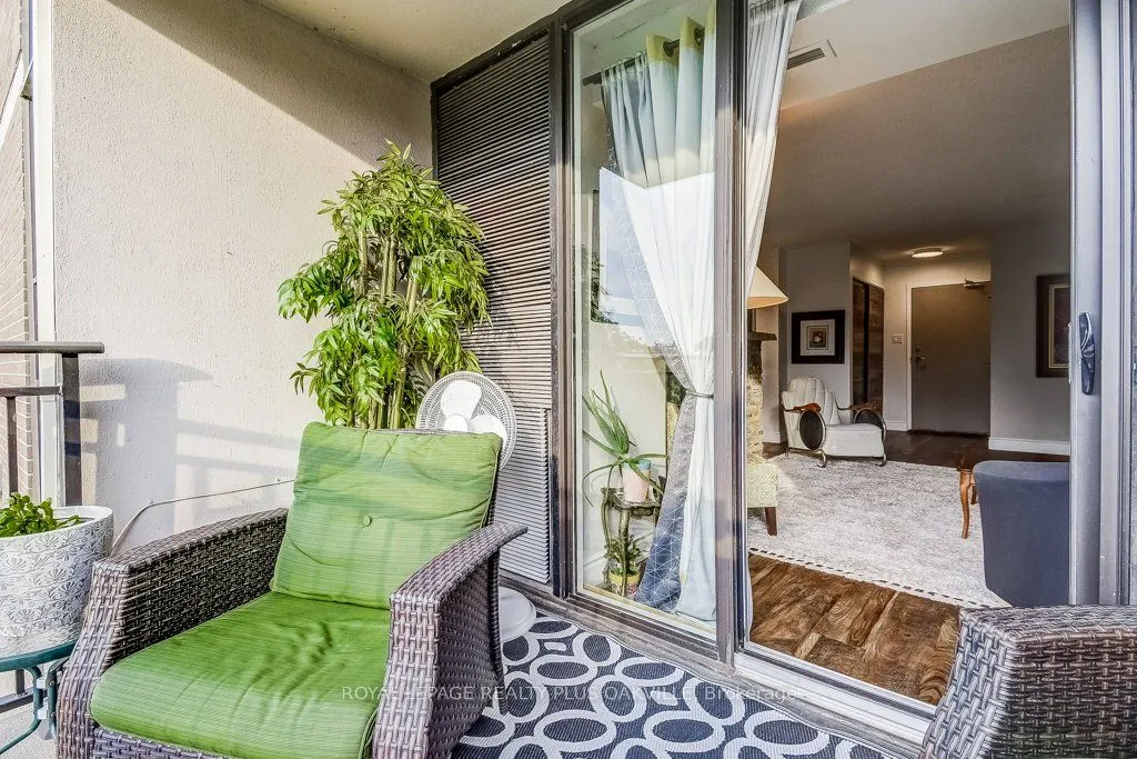 500 Green Road, #515