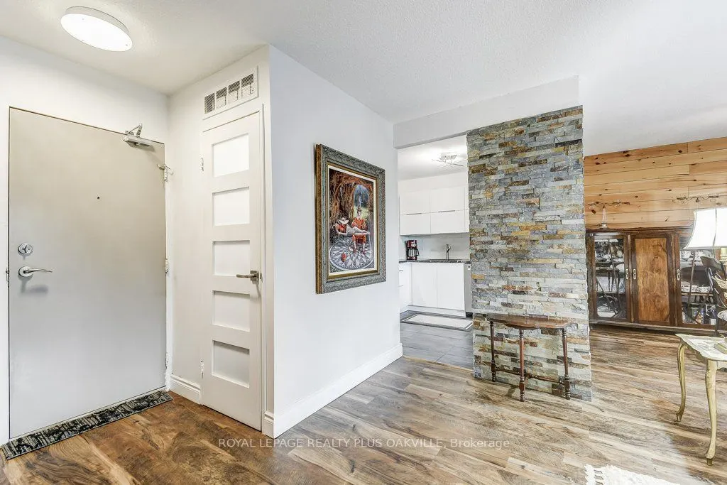 500 Green Road, #515