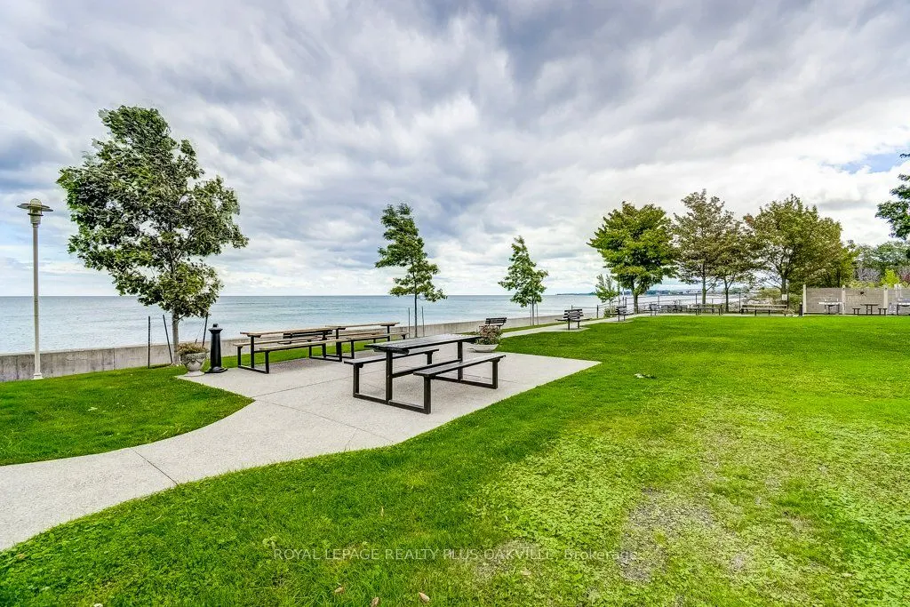 500 Green Road, #515