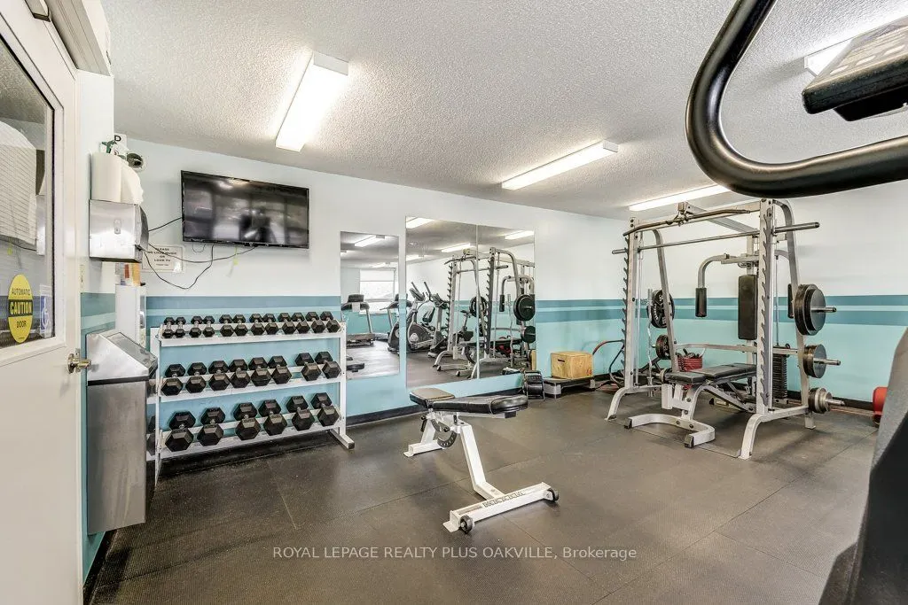 500 Green Road, #515