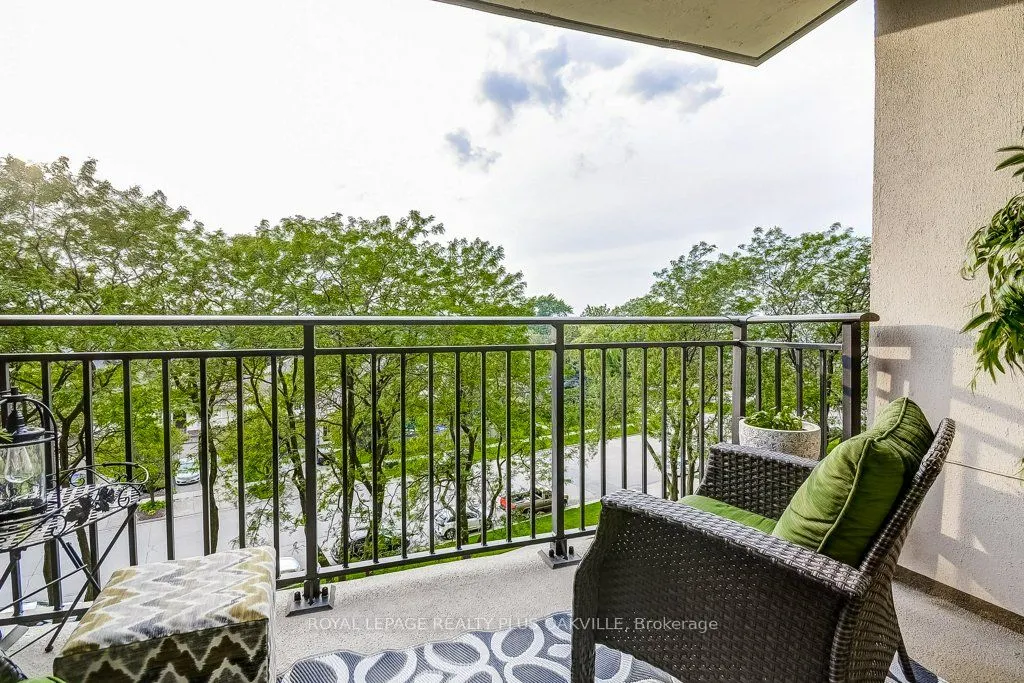 500 Green Road, #515