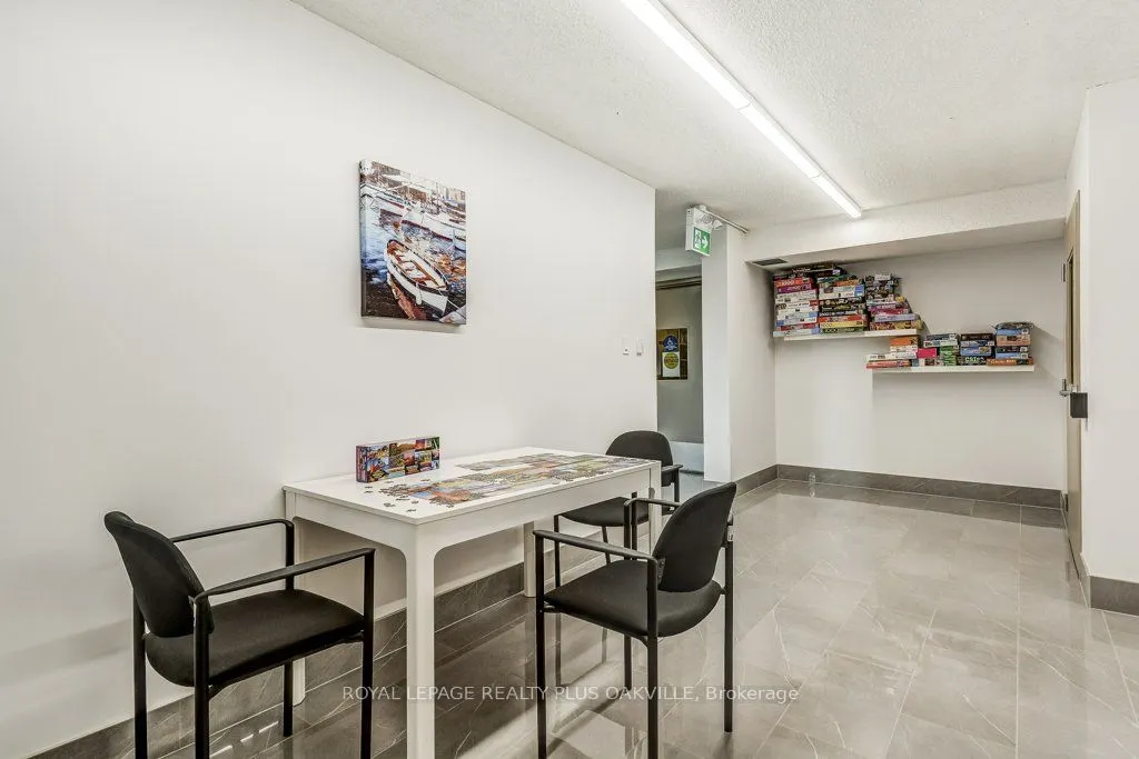 500 Green Road, #515