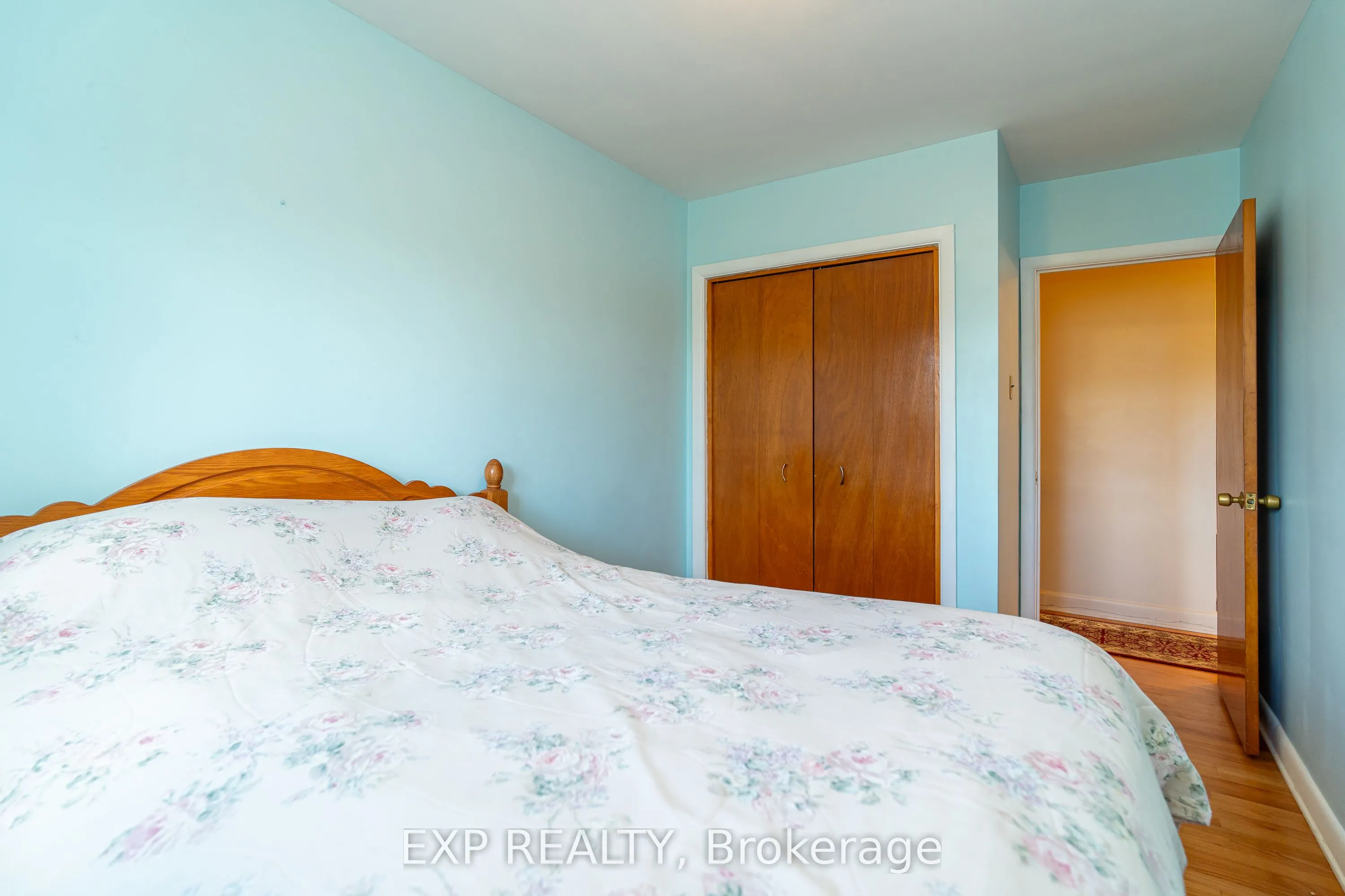 1008 Riddell Avenue S