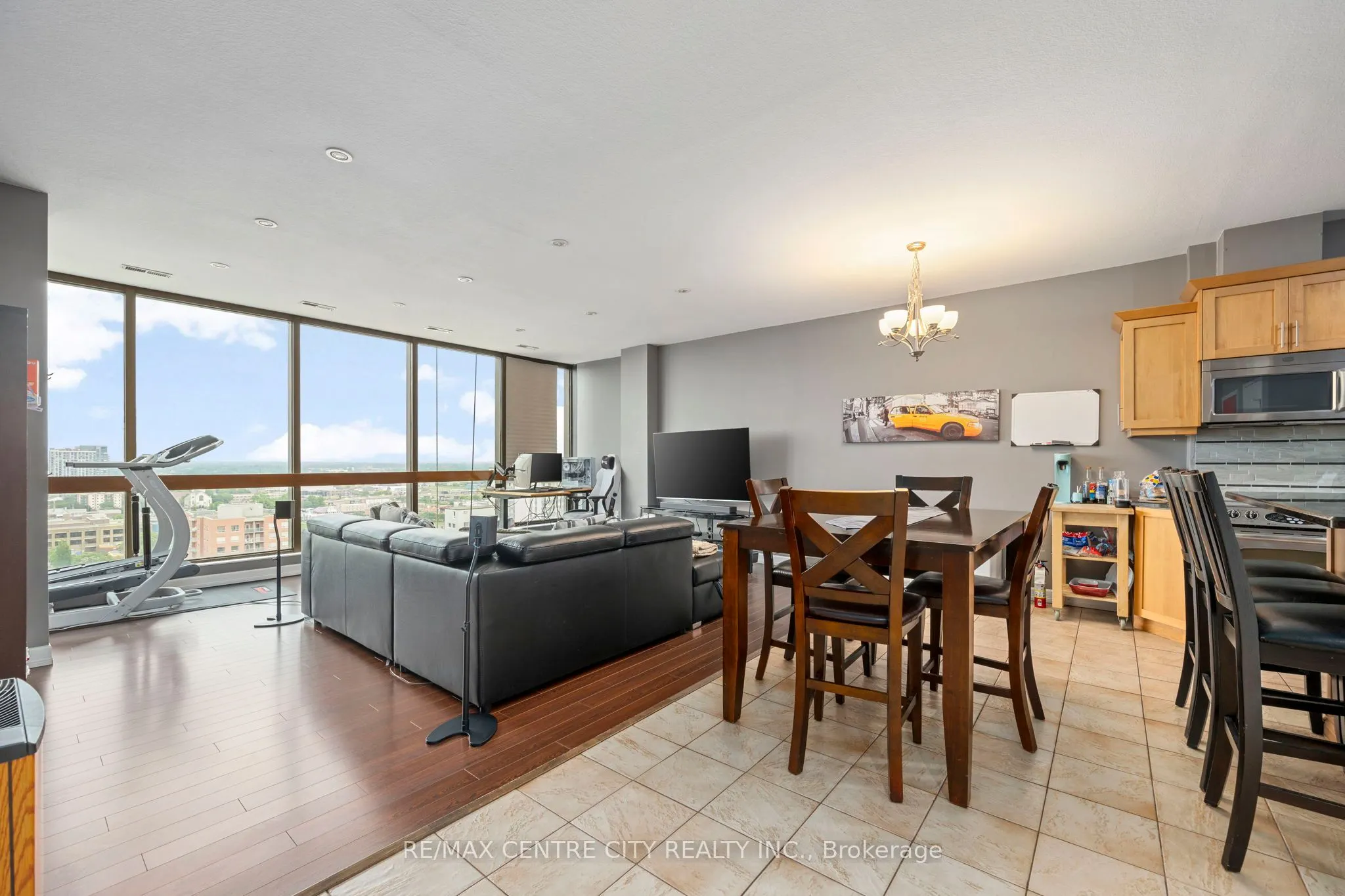 389 Dundas Street E, #2108