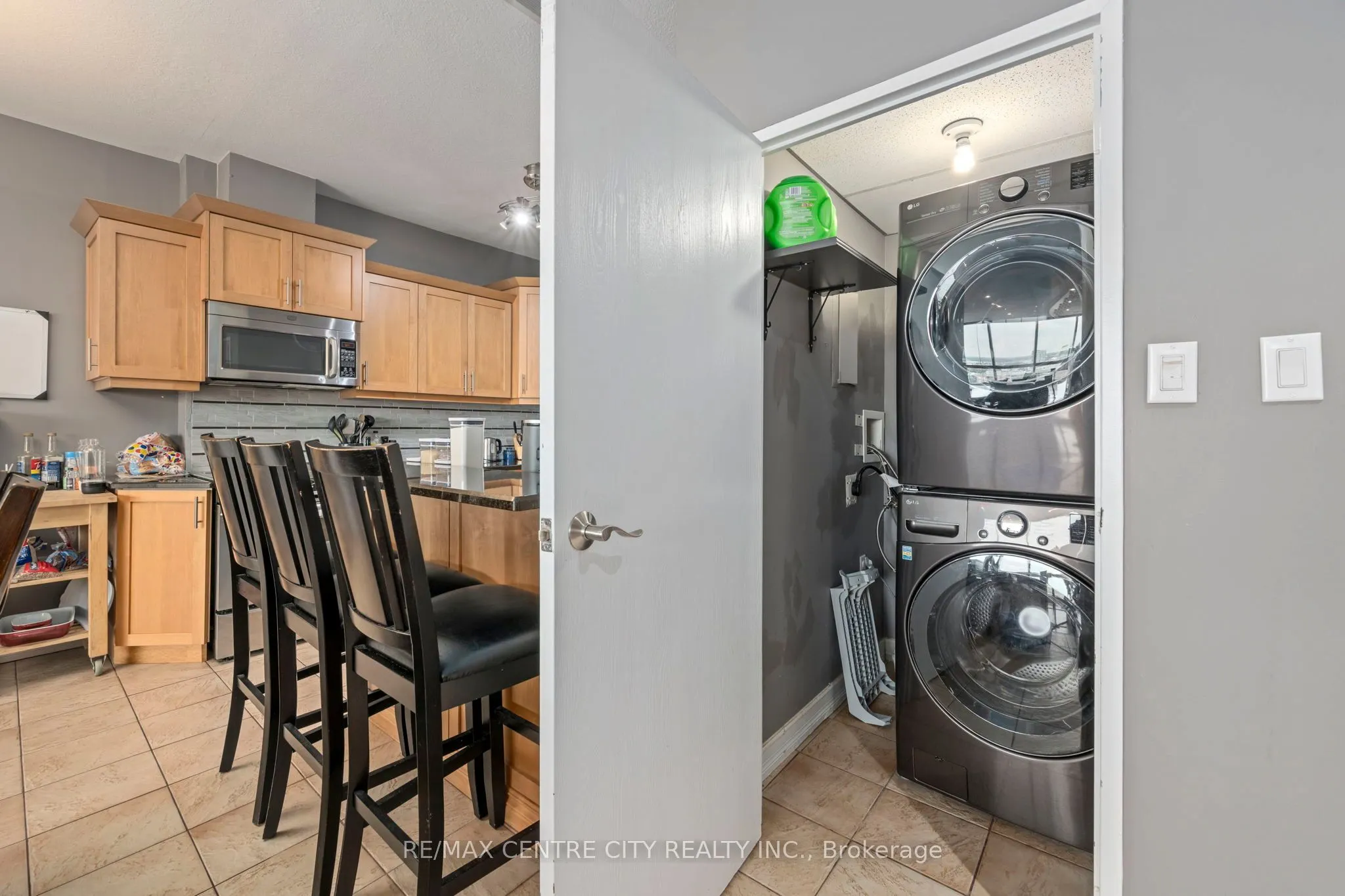 389 Dundas Street E, #2108