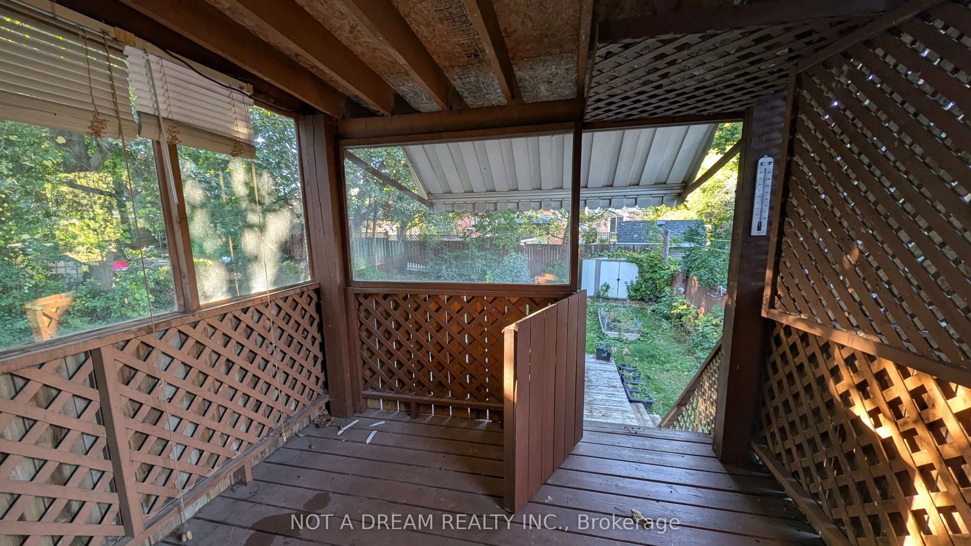 368 Victoria Street S