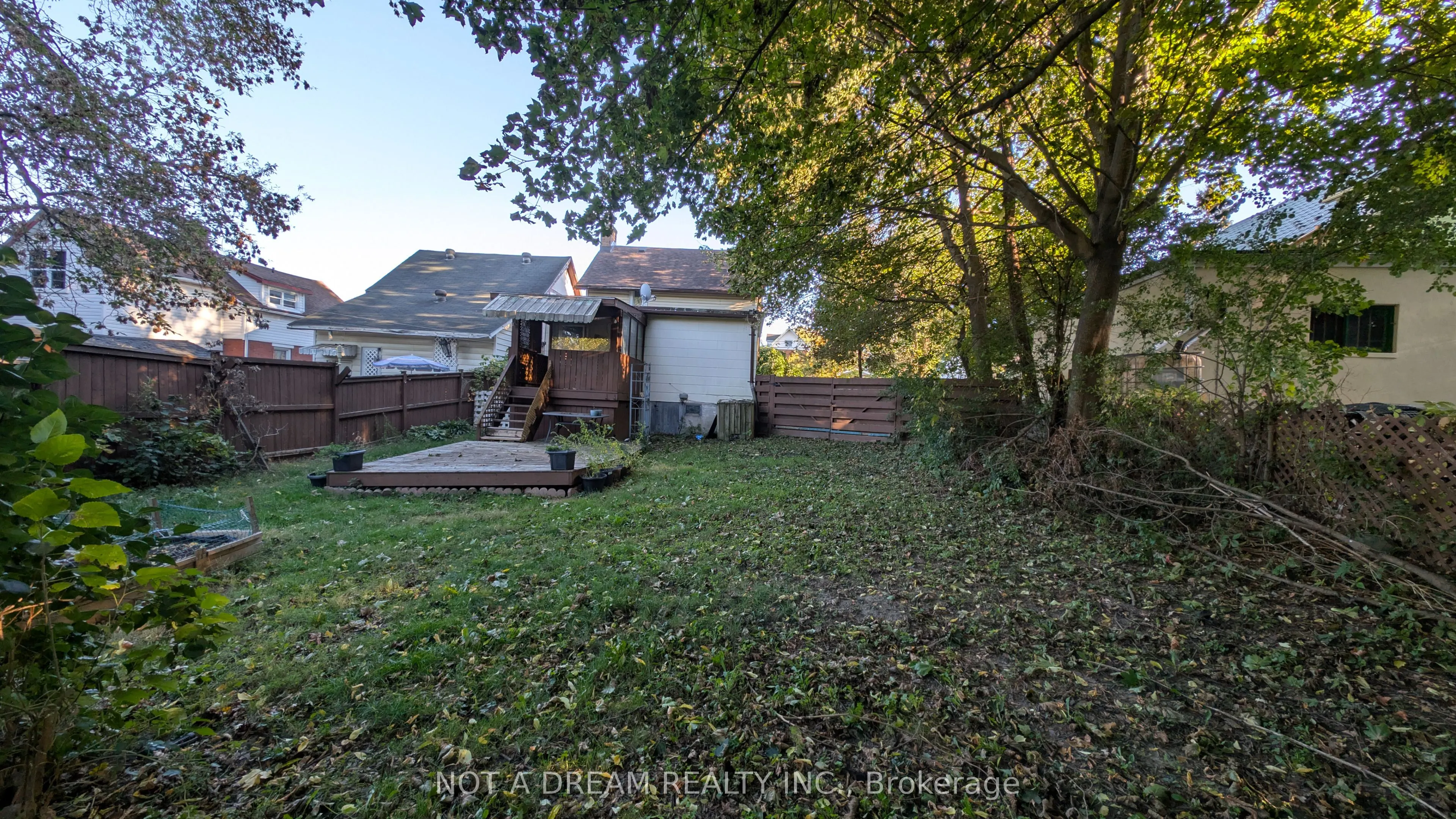 368 Victoria Street S