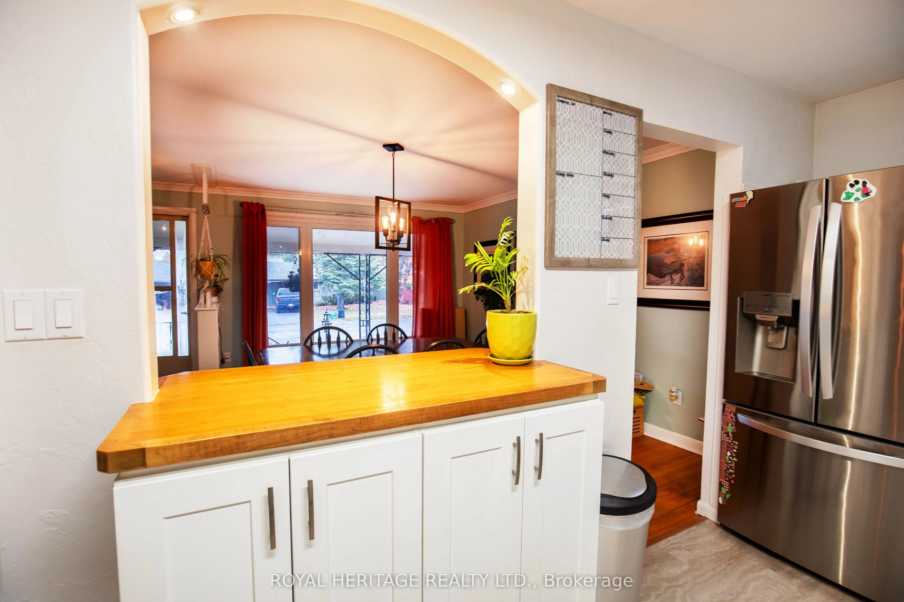 111 Adelaide Street N