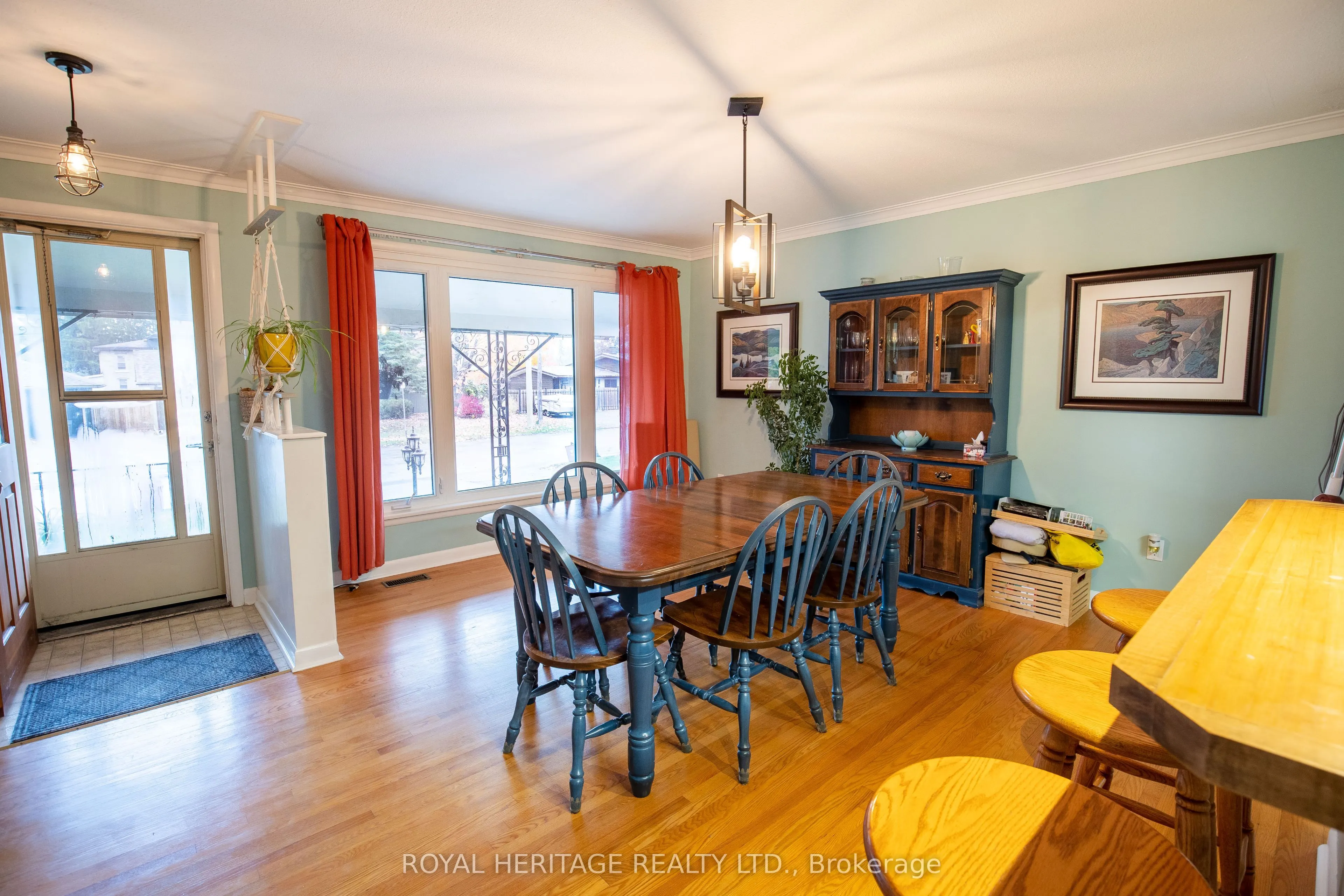 111 Adelaide Street N