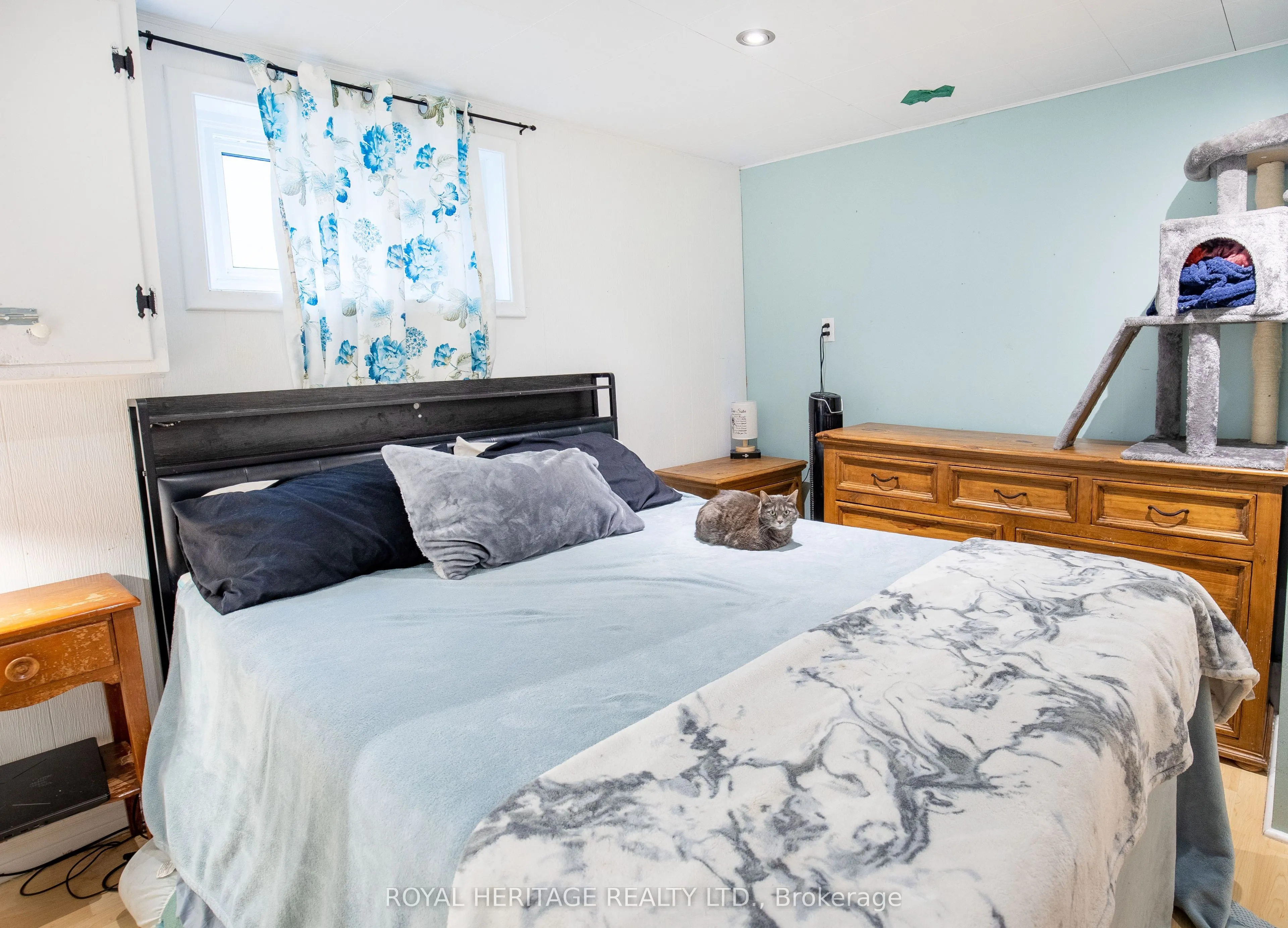 111 Adelaide Street N