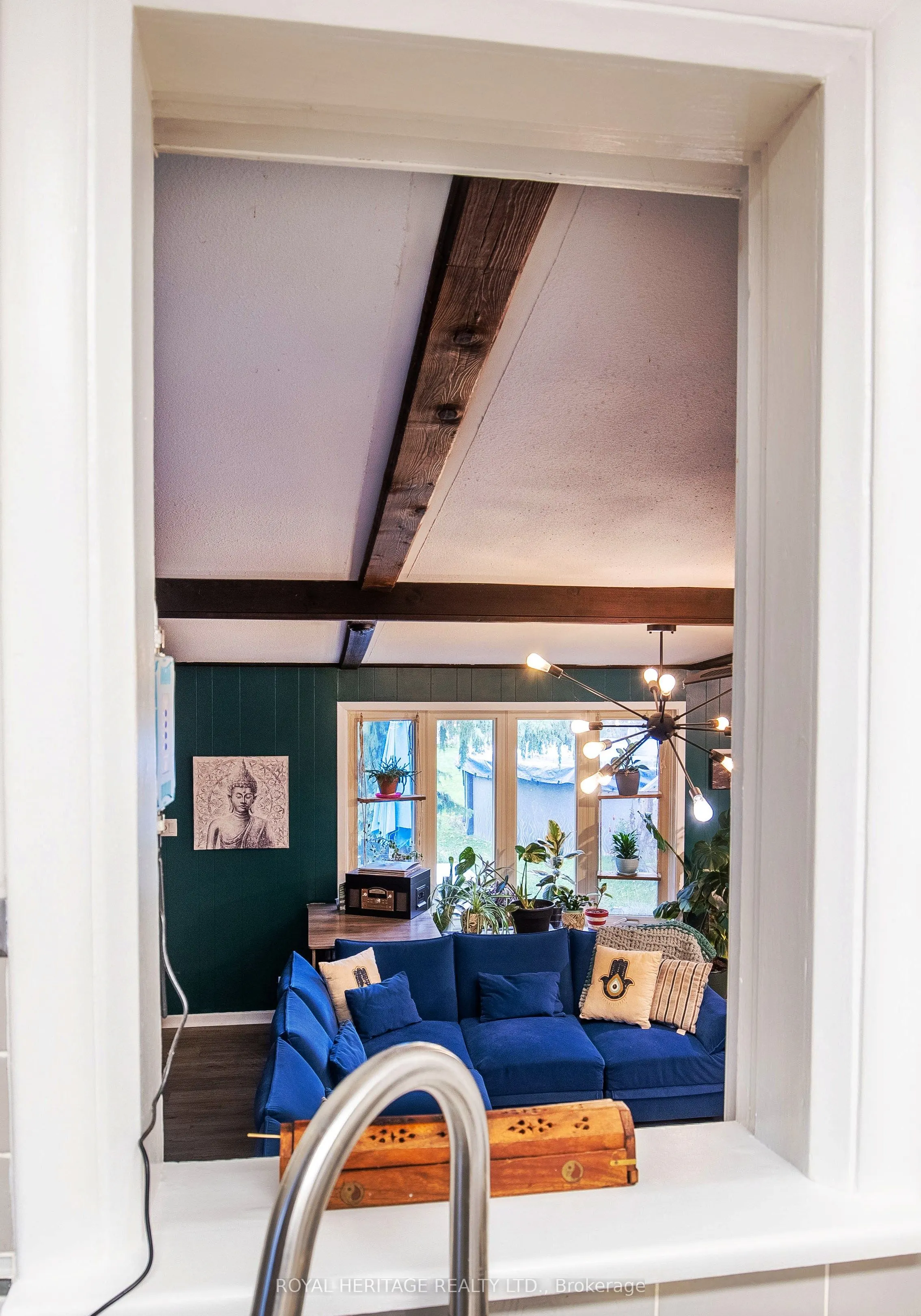 111 Adelaide Street N