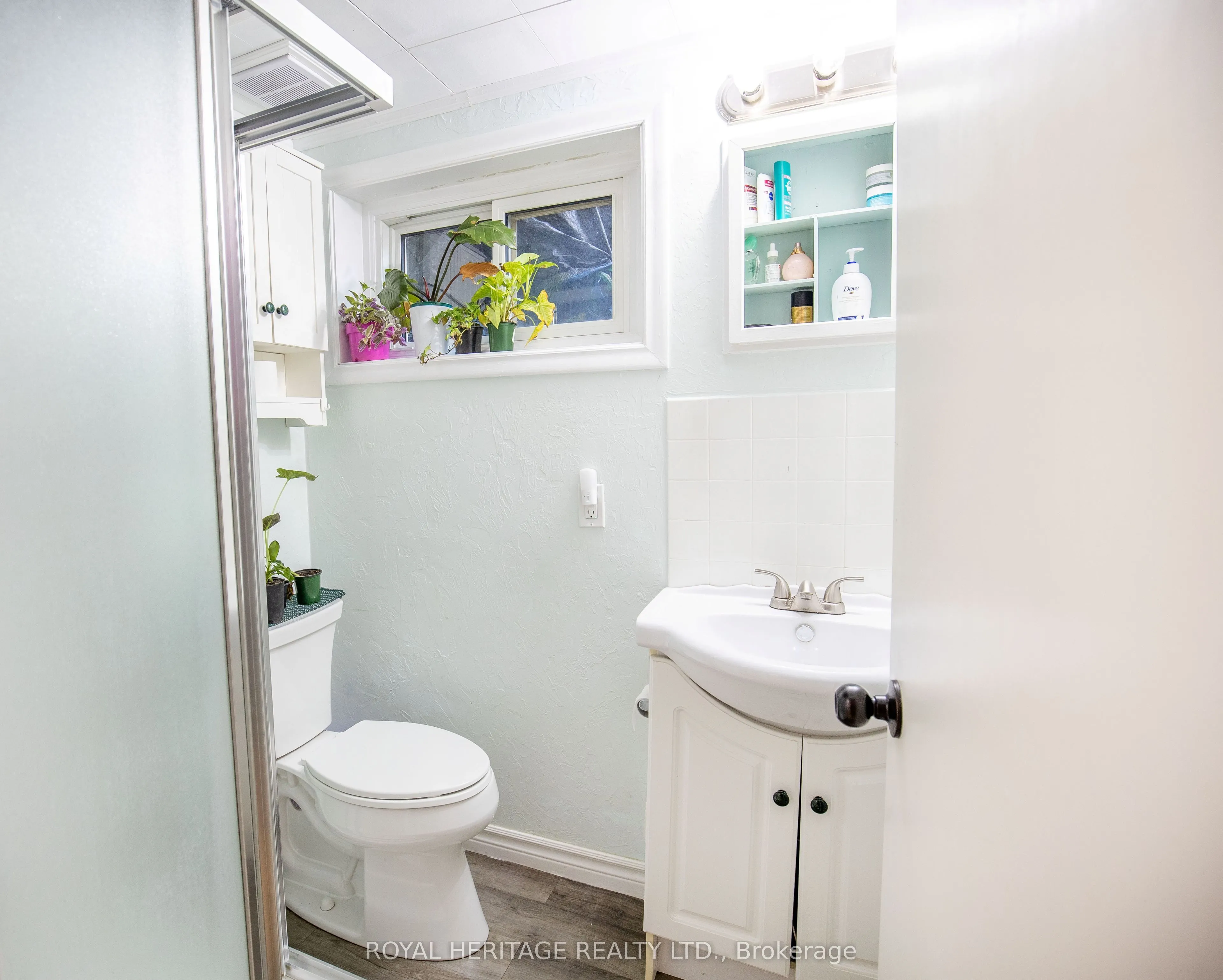 111 Adelaide Street N