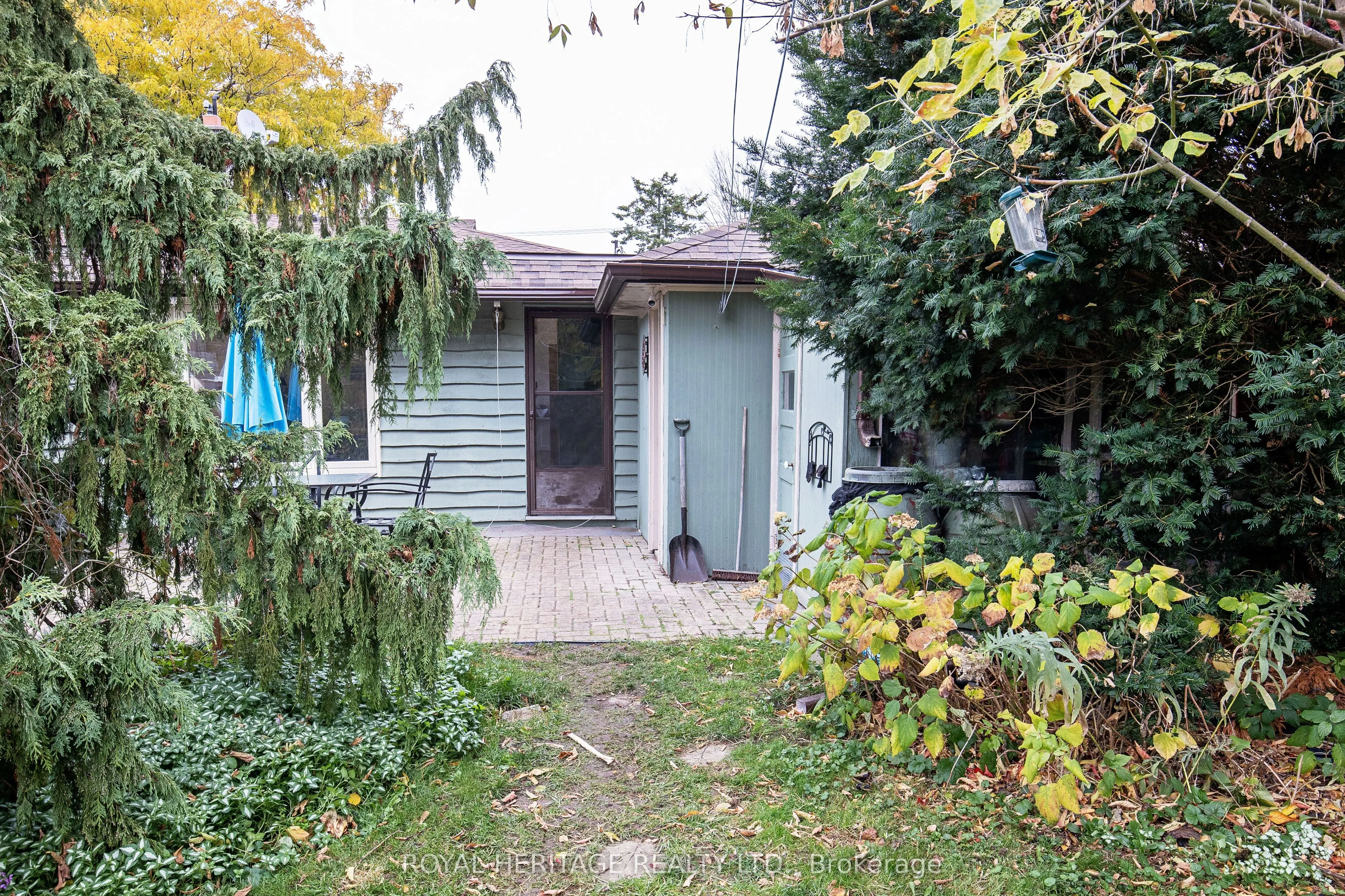 111 Adelaide Street N