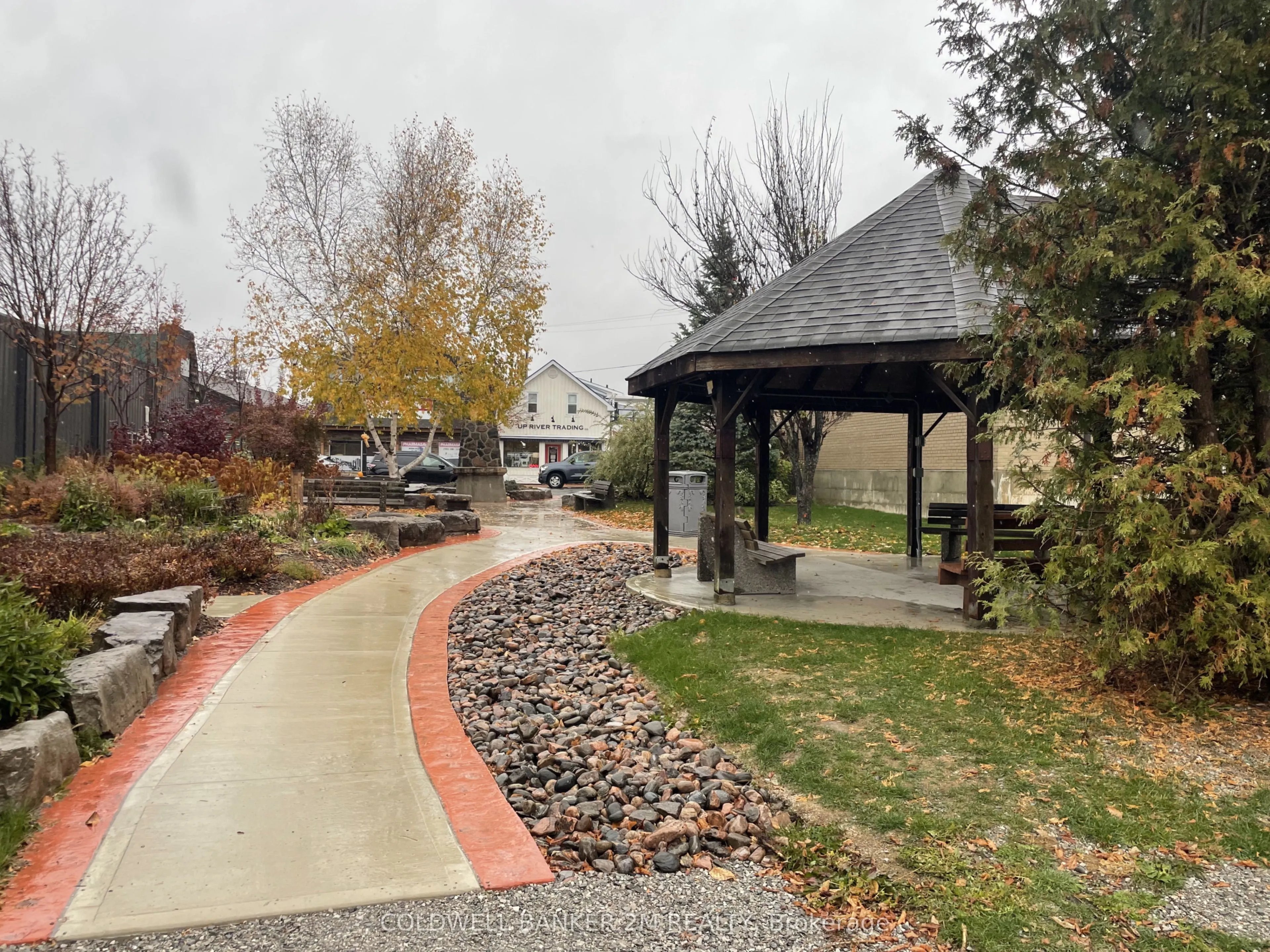 101 Bobcaygeon Road, #4