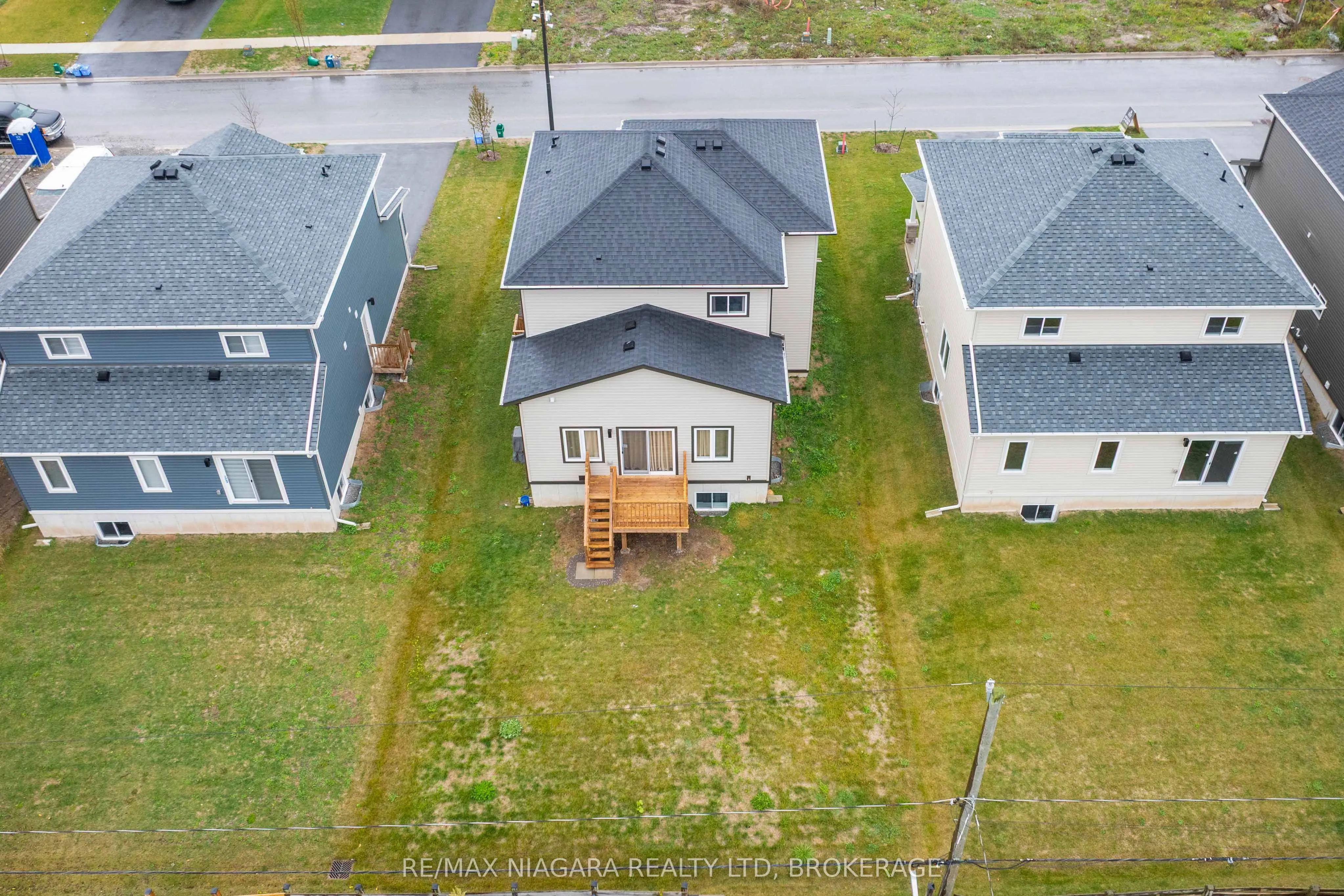 90 Hillcrest Road, #Main