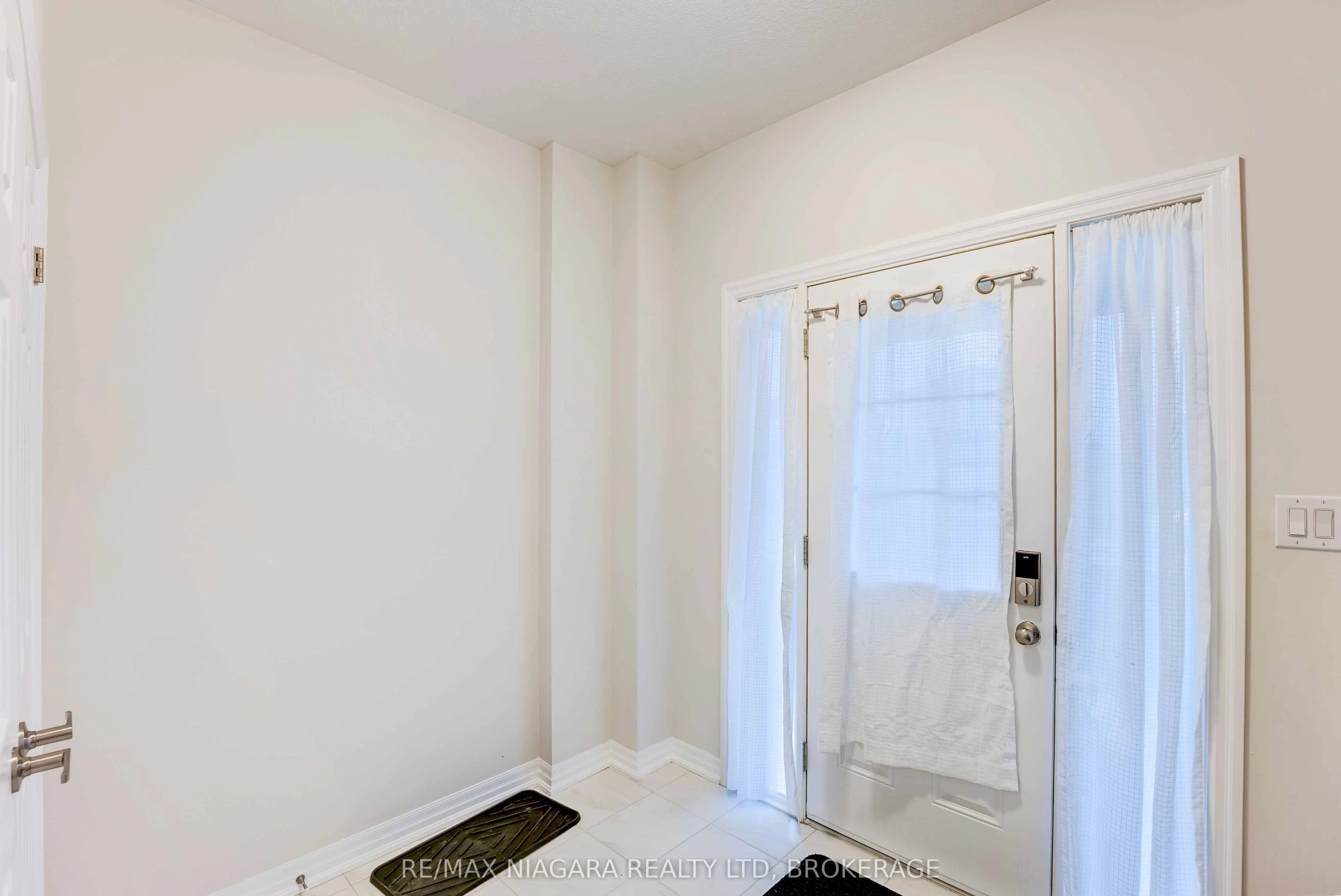 90 Hillcrest Road, #Main