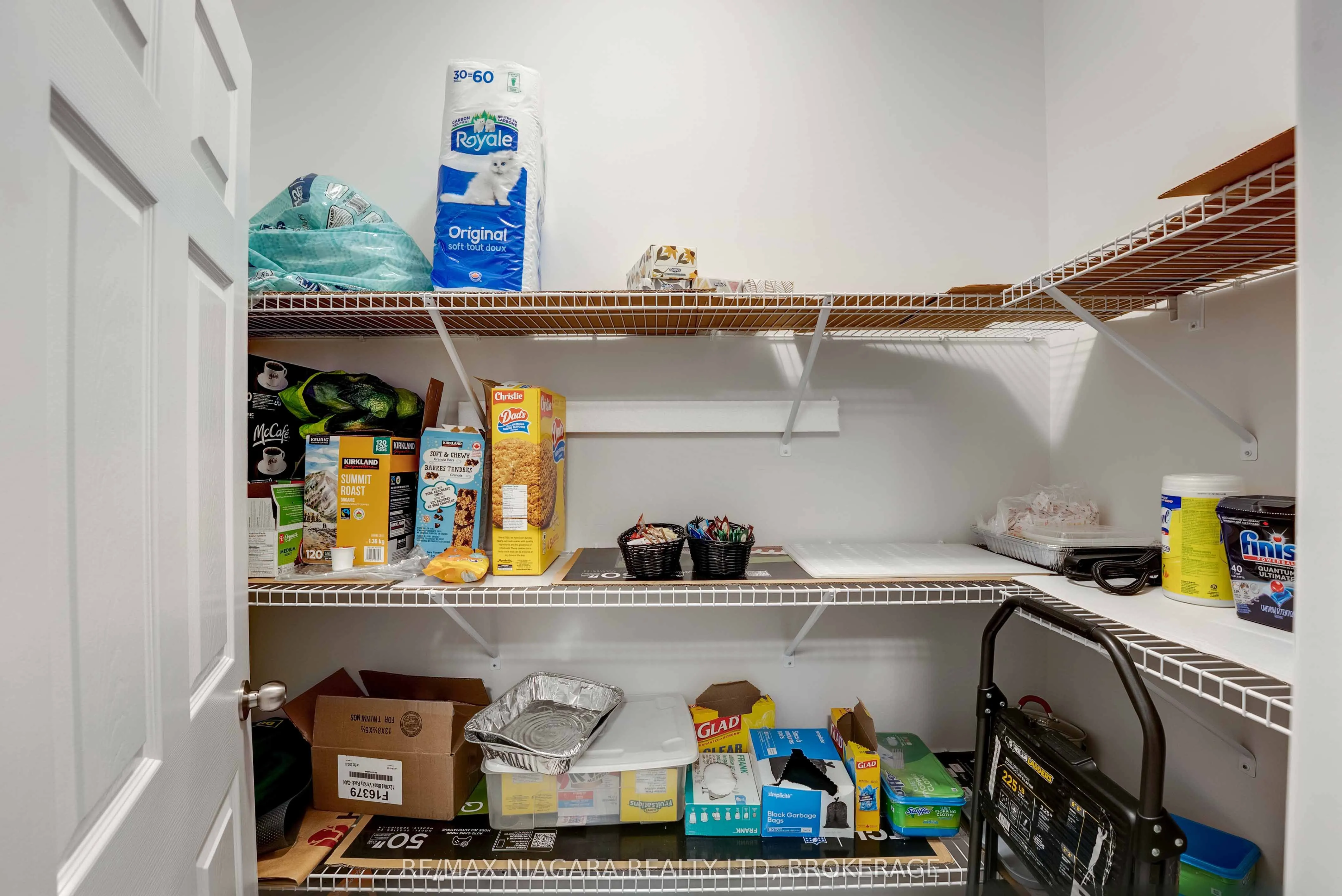 90 Hillcrest Road, #Main