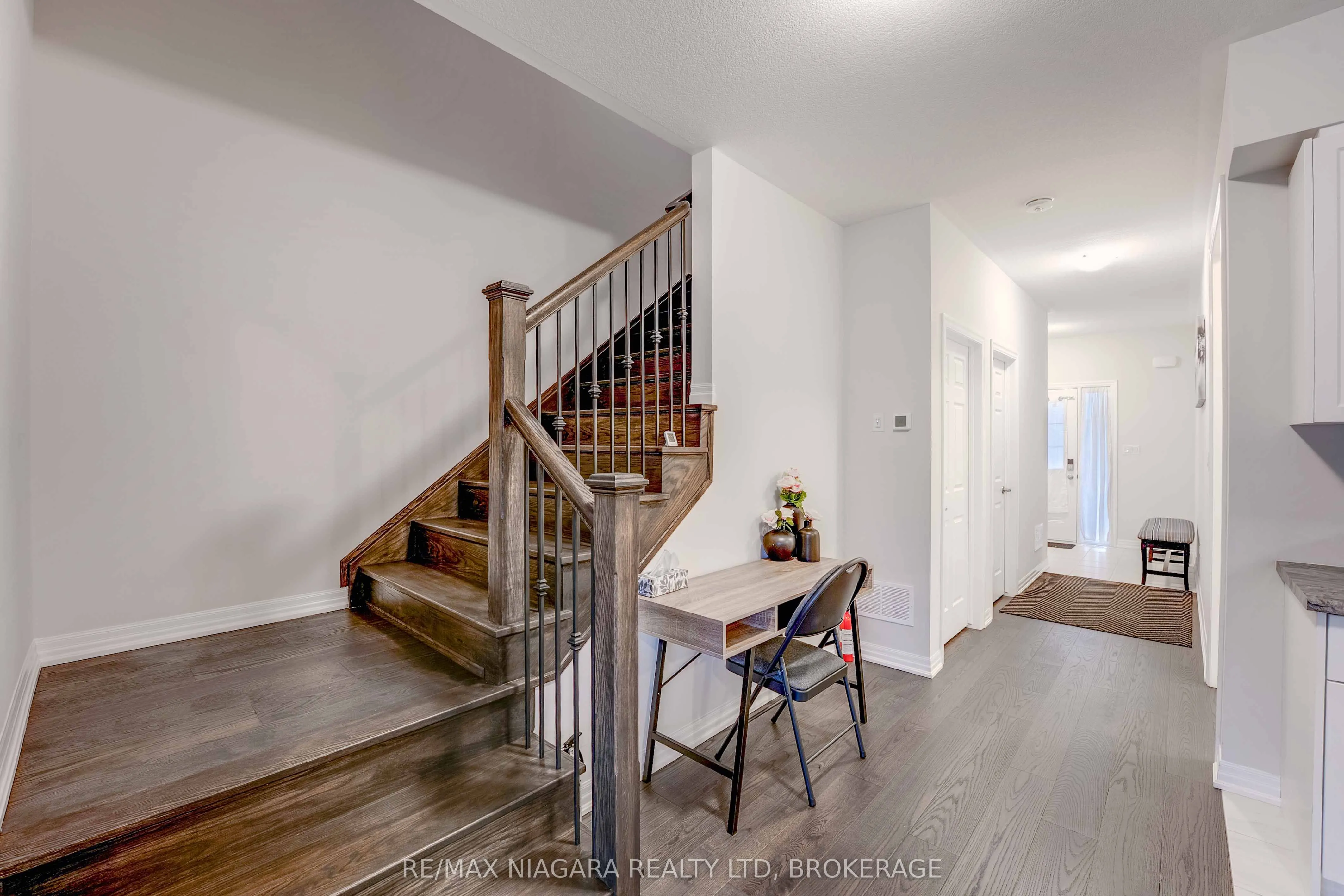 90 Hillcrest Road, #Main