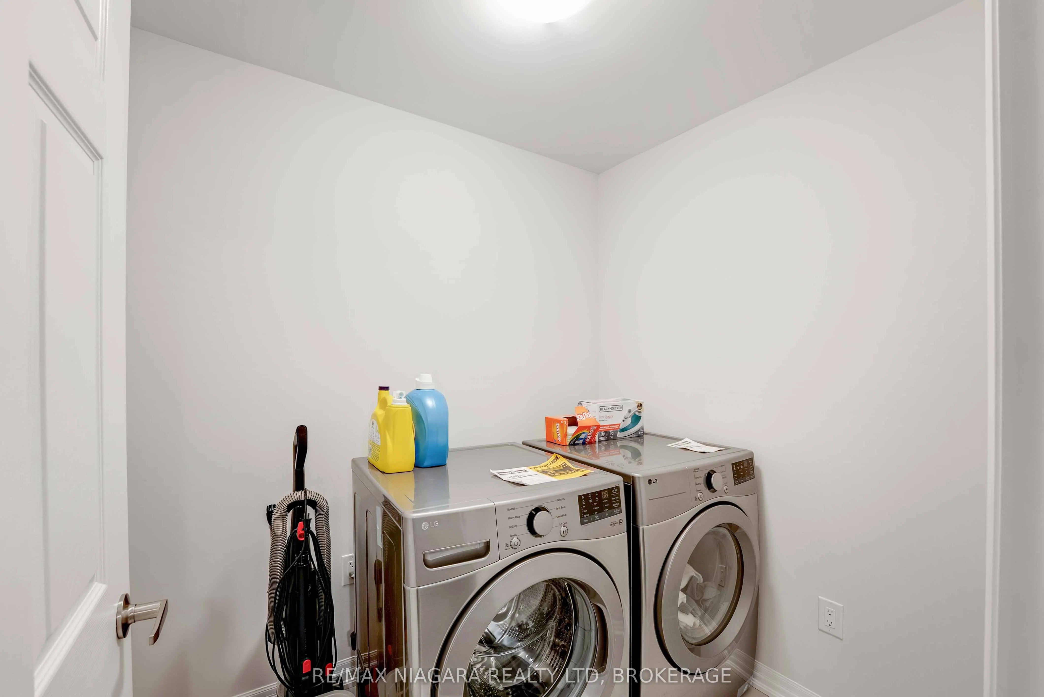 90 Hillcrest Road, #Main