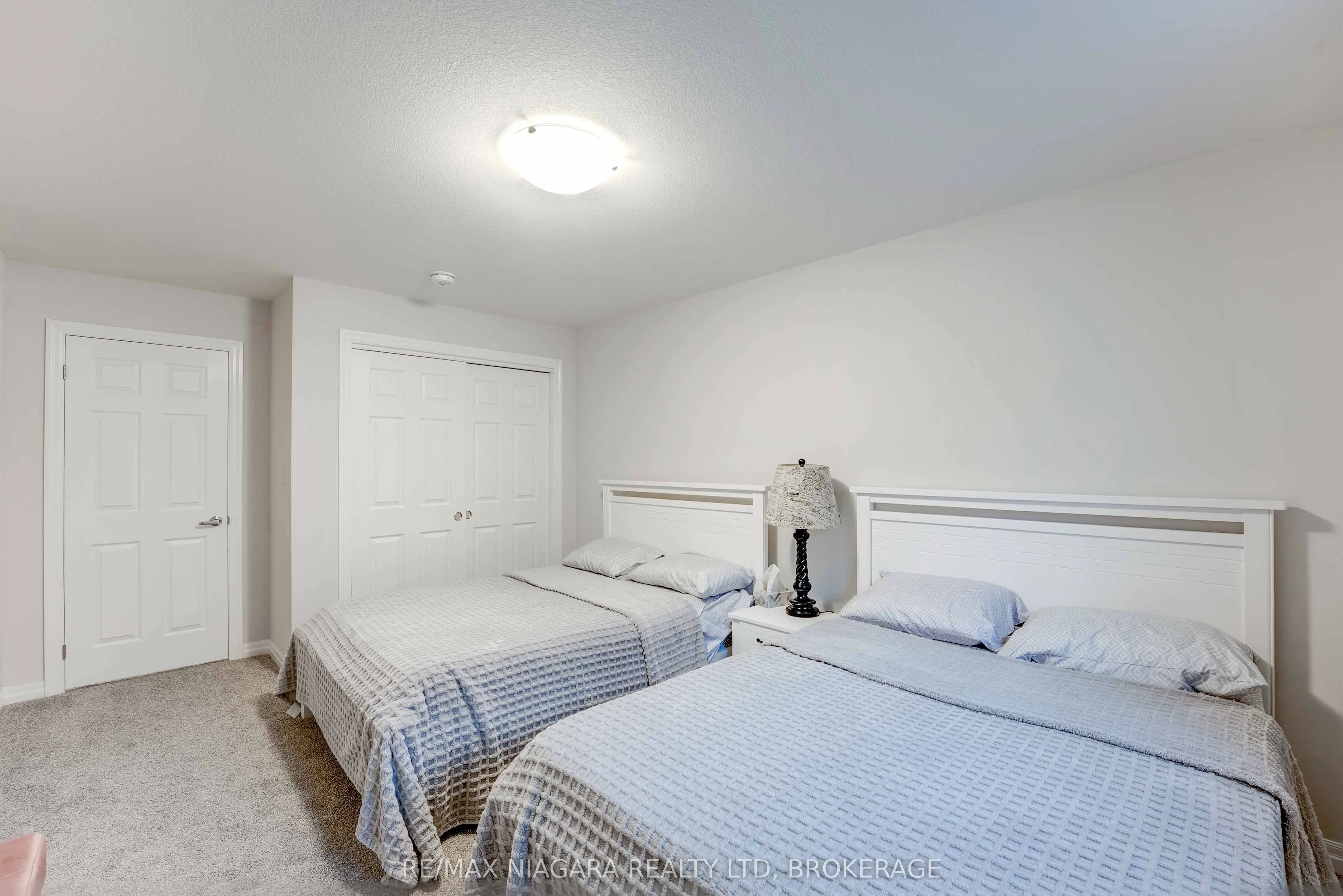 90 Hillcrest Road, #Main