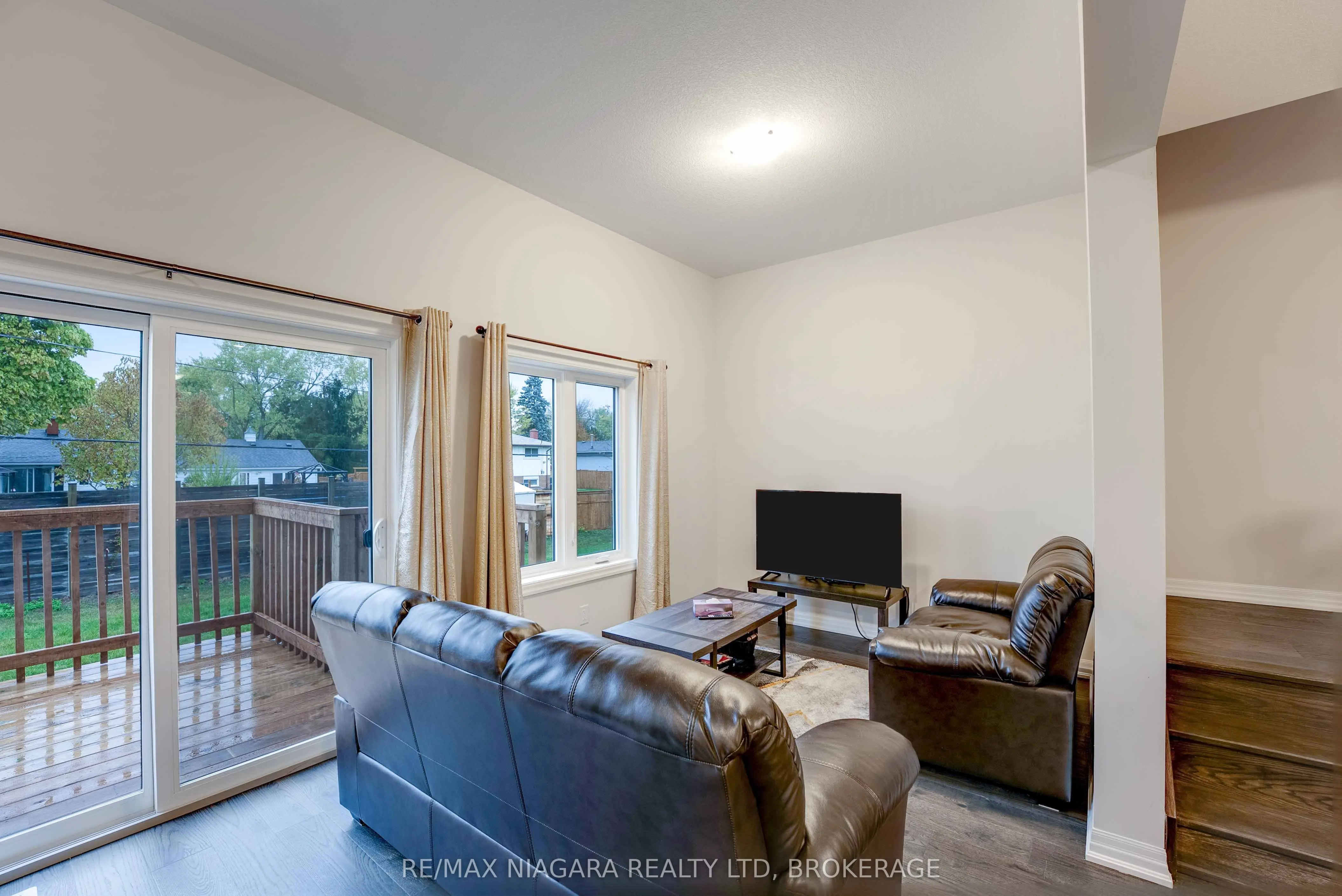 90 Hillcrest Road, #Main