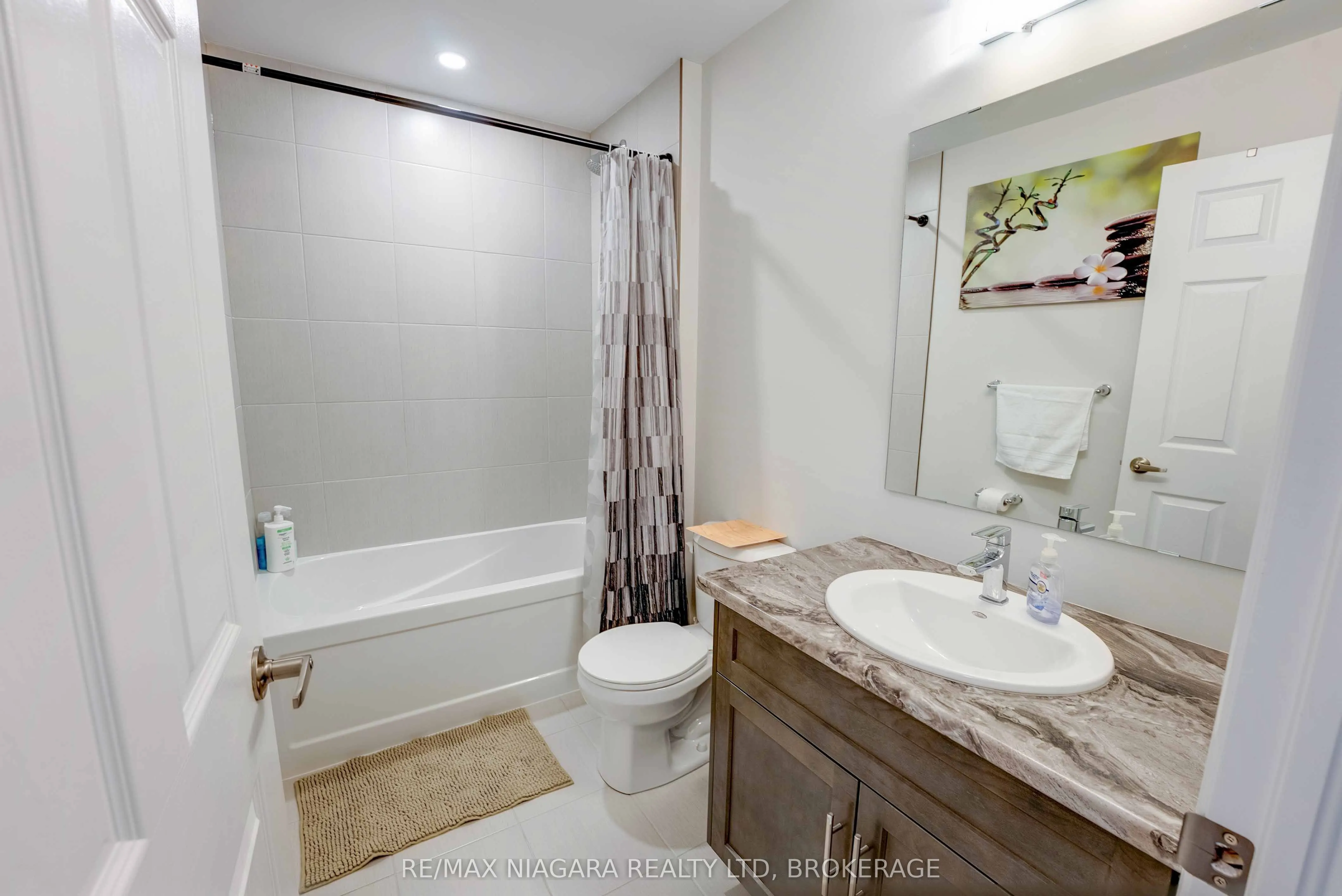 90 Hillcrest Road, #Main