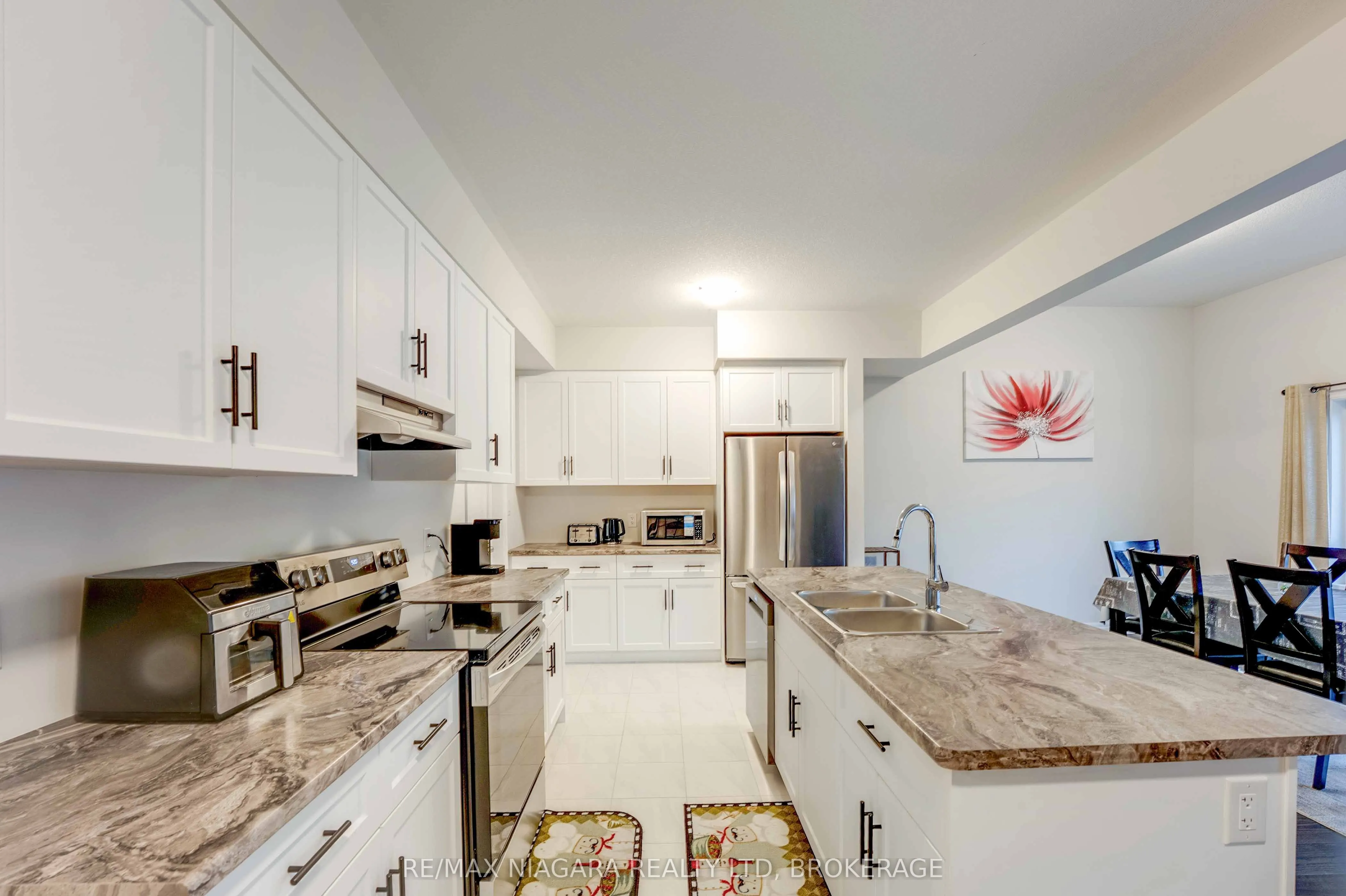 90 Hillcrest Road, #Main