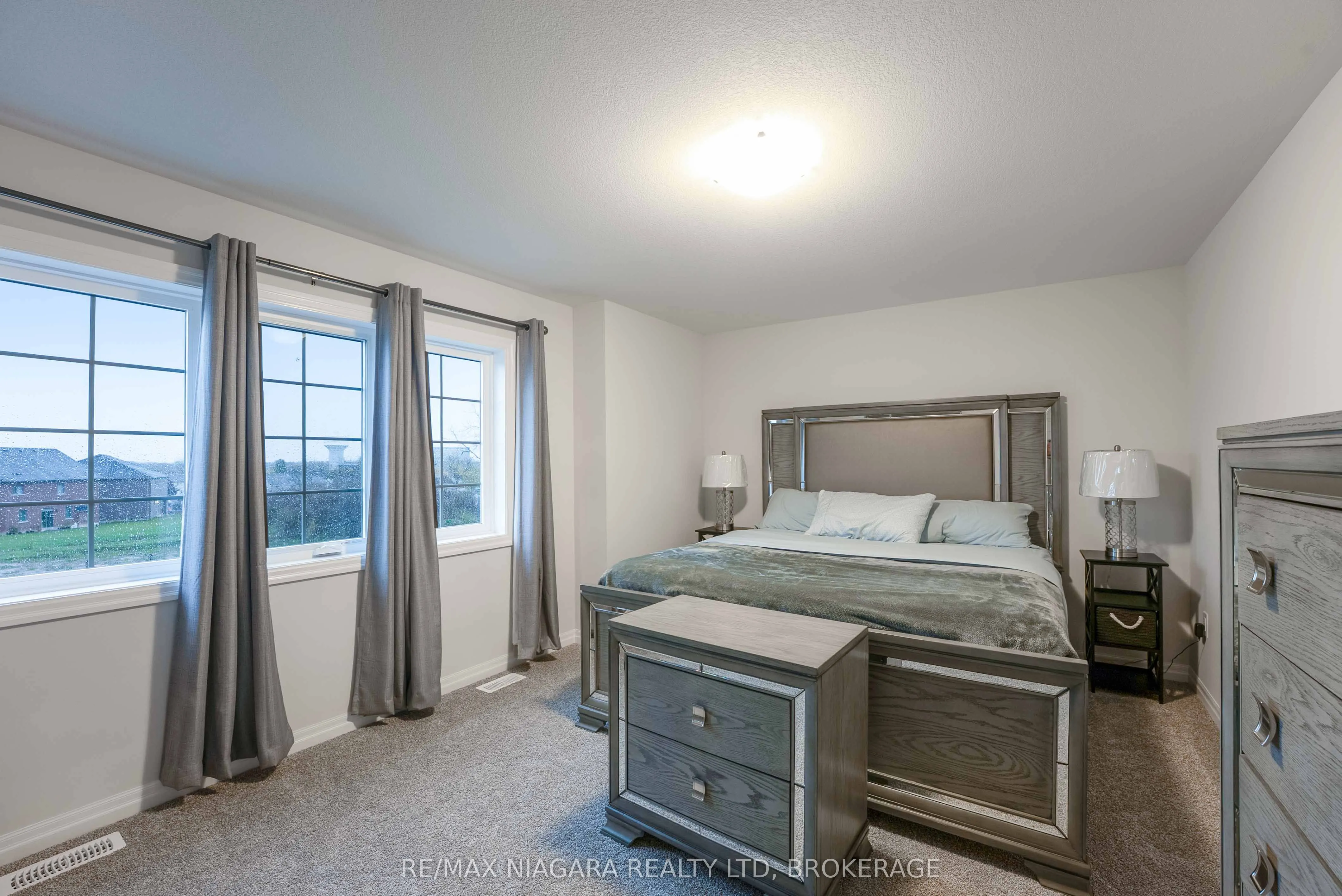 90 Hillcrest Road, #Main