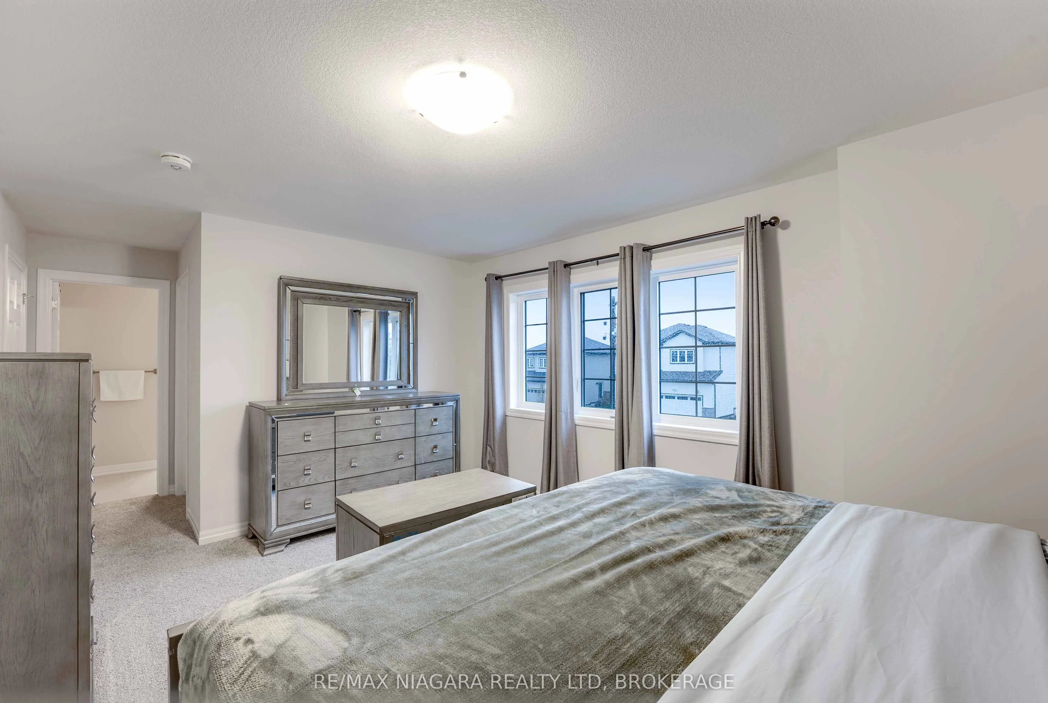 90 Hillcrest Road, #Main