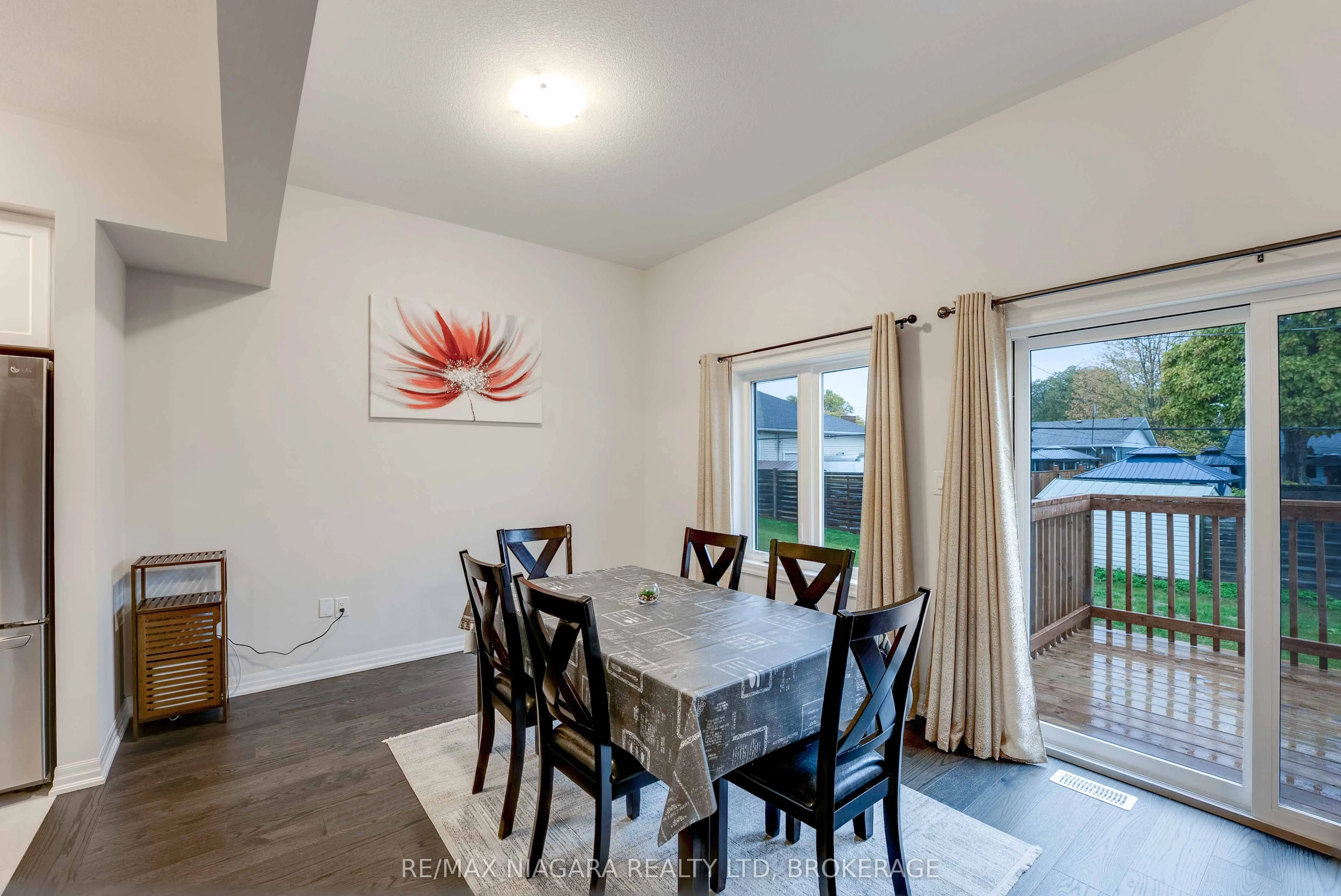 90 Hillcrest Road, #Main