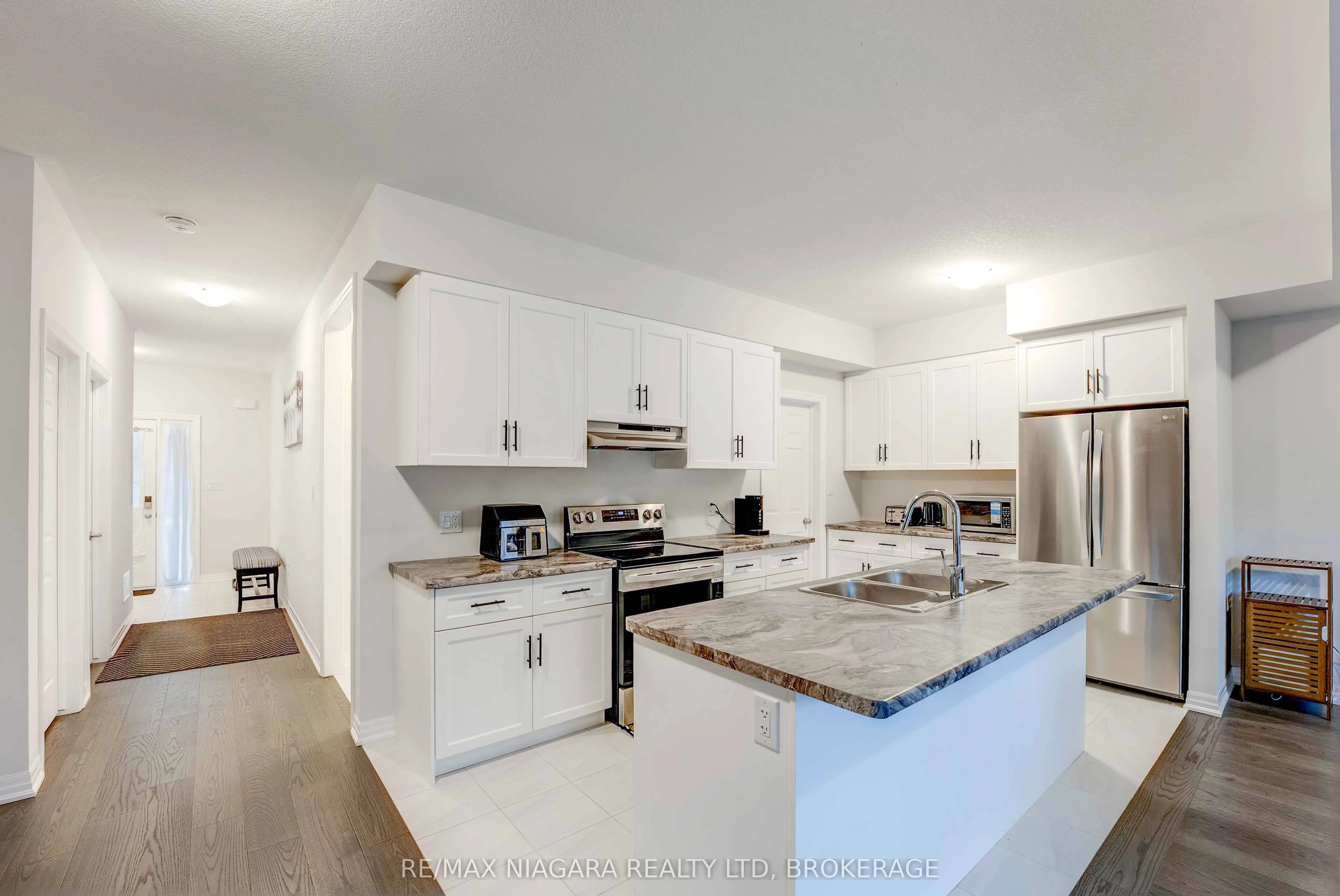 90 Hillcrest Road, #Main