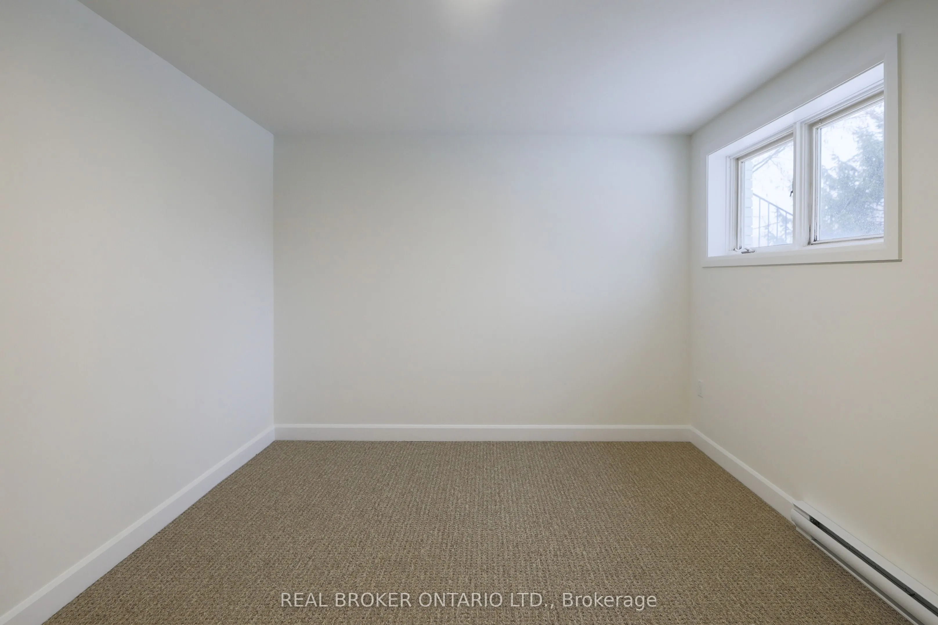 412 Main St Street E