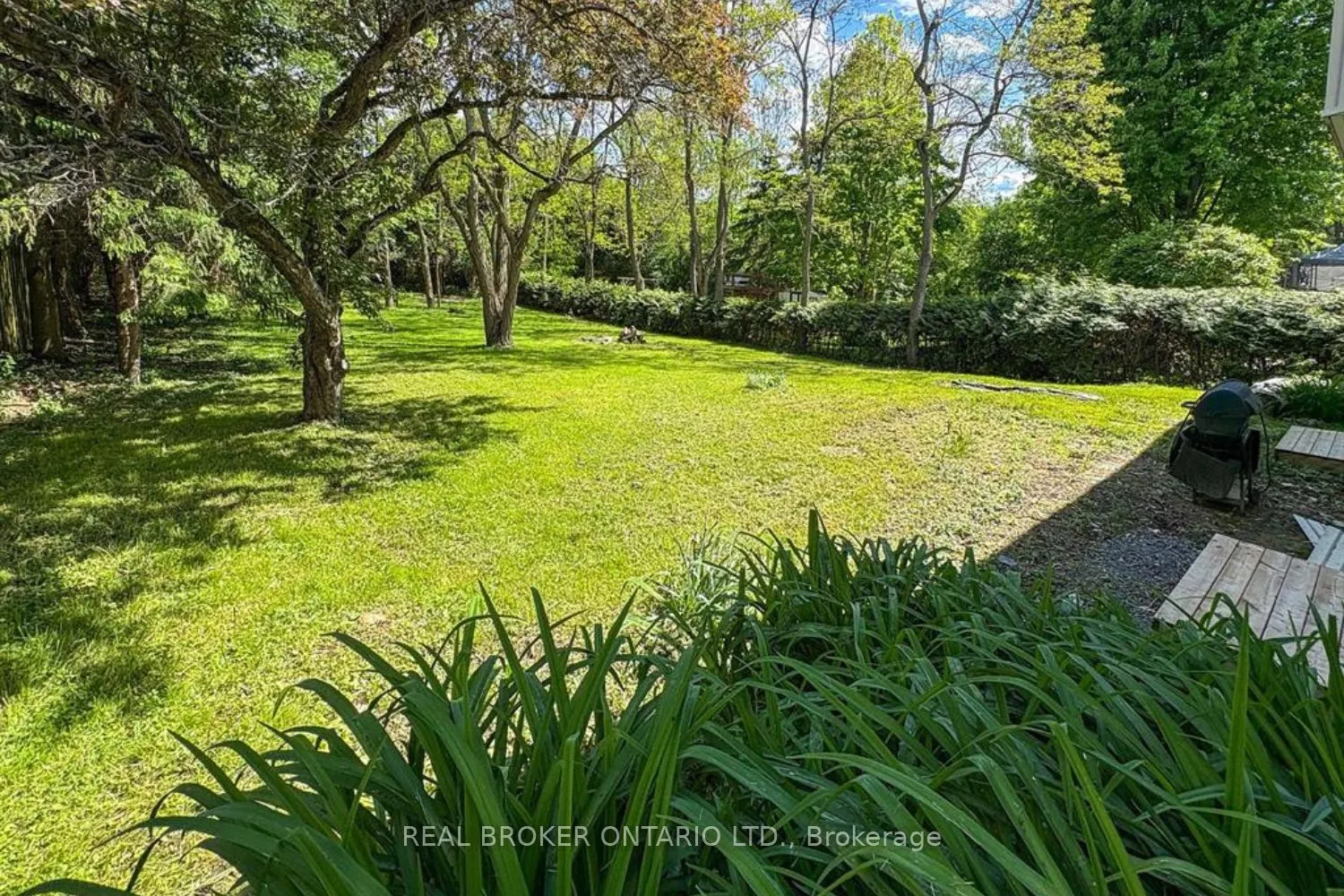 412 Main St Street E