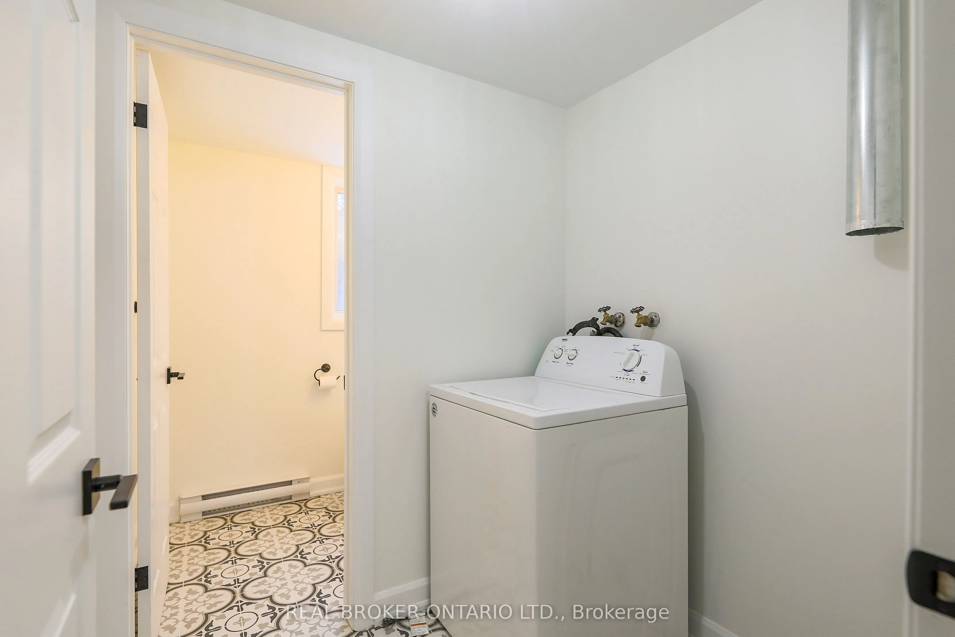 412 Main St Street E