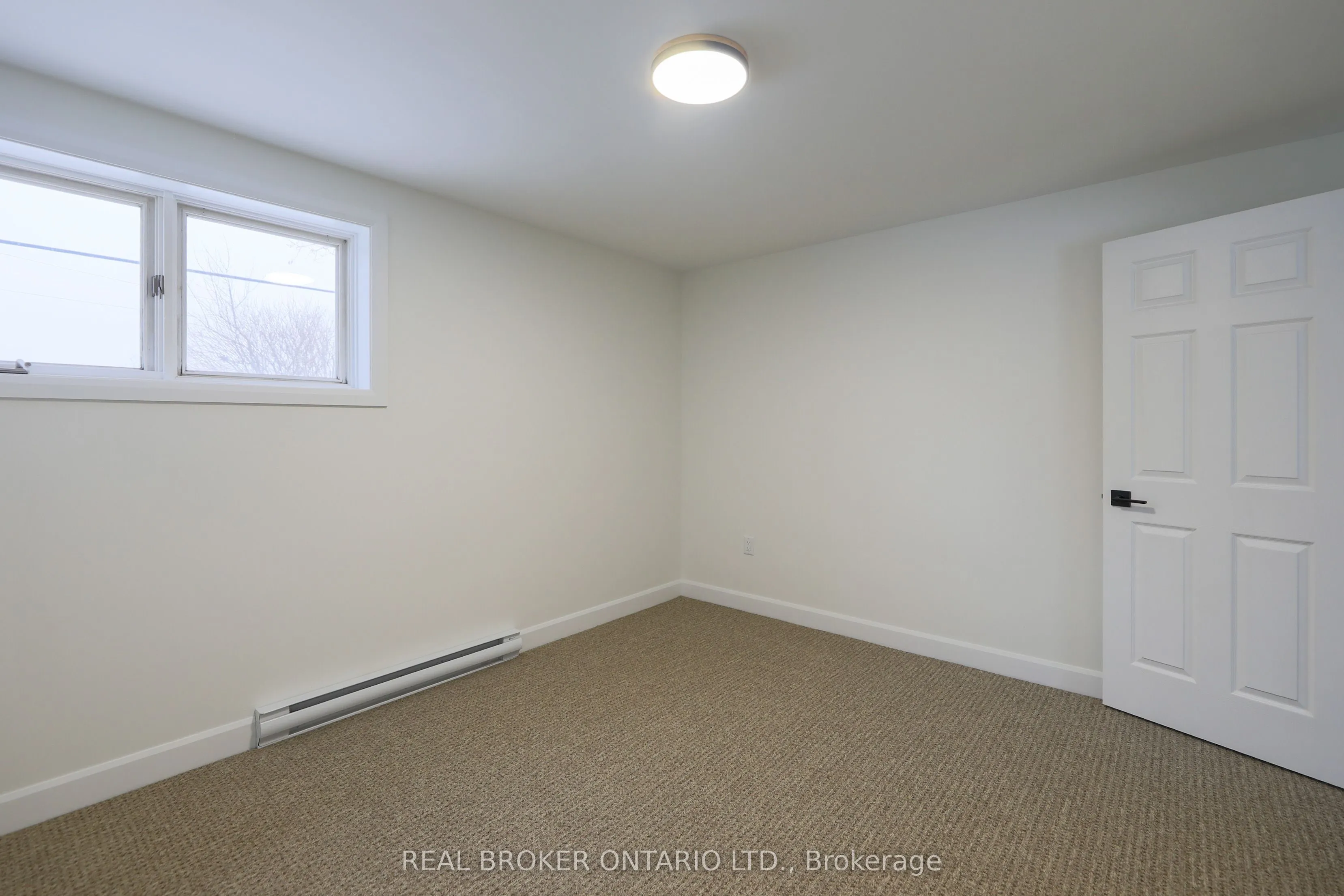 412 Main St Street E