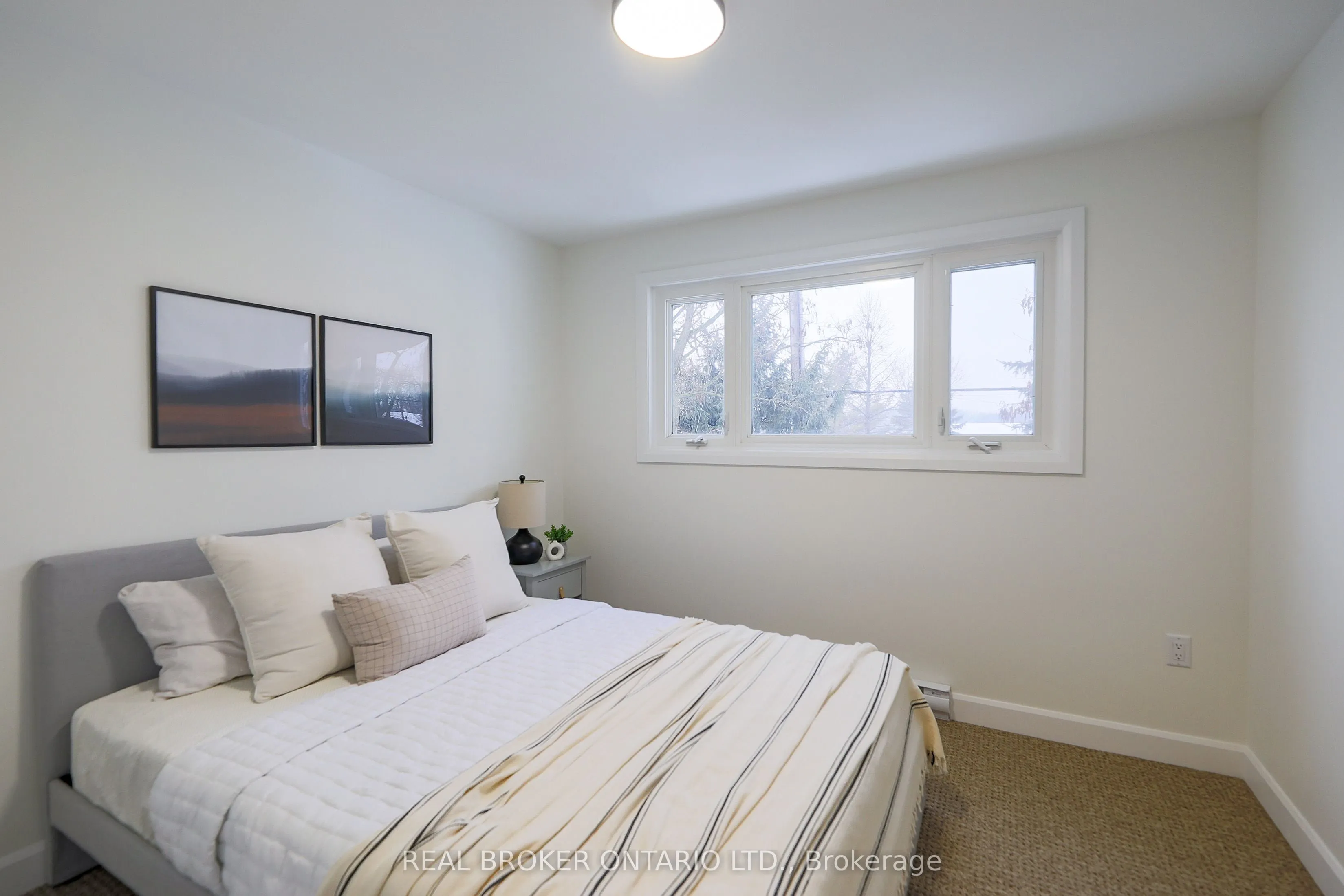 412 Main St Street E