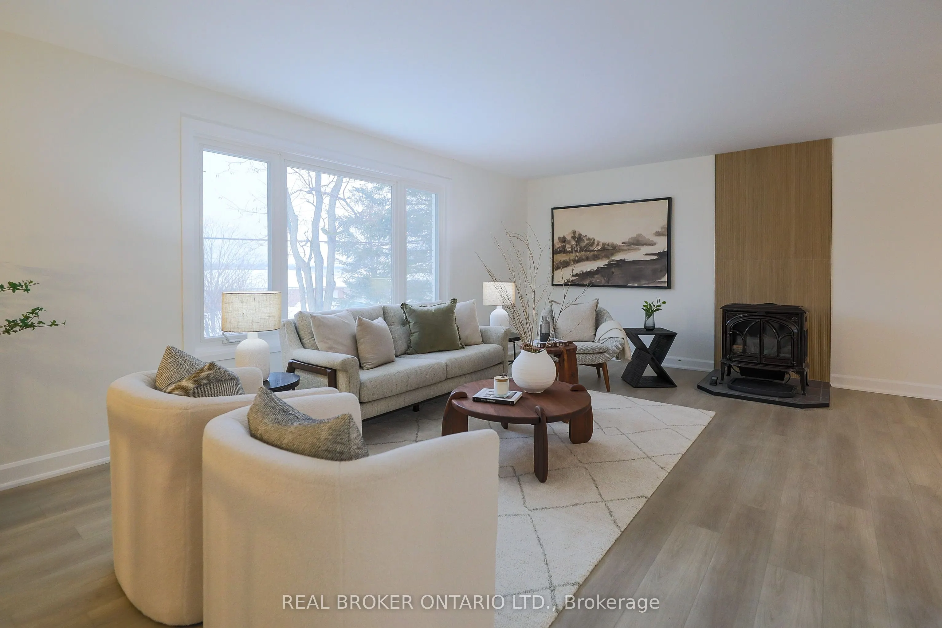 412 Main St Street E