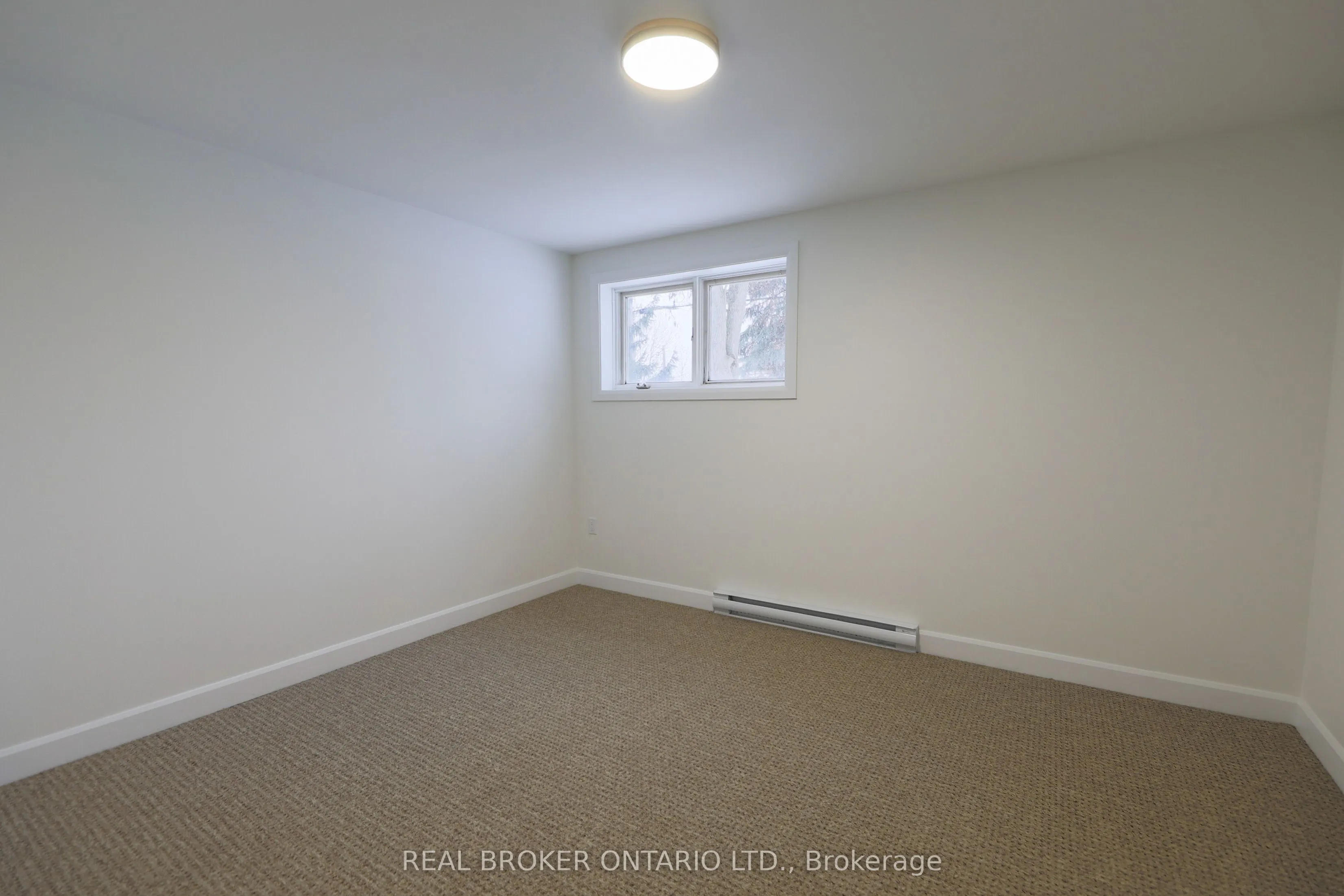 412 Main St Street E