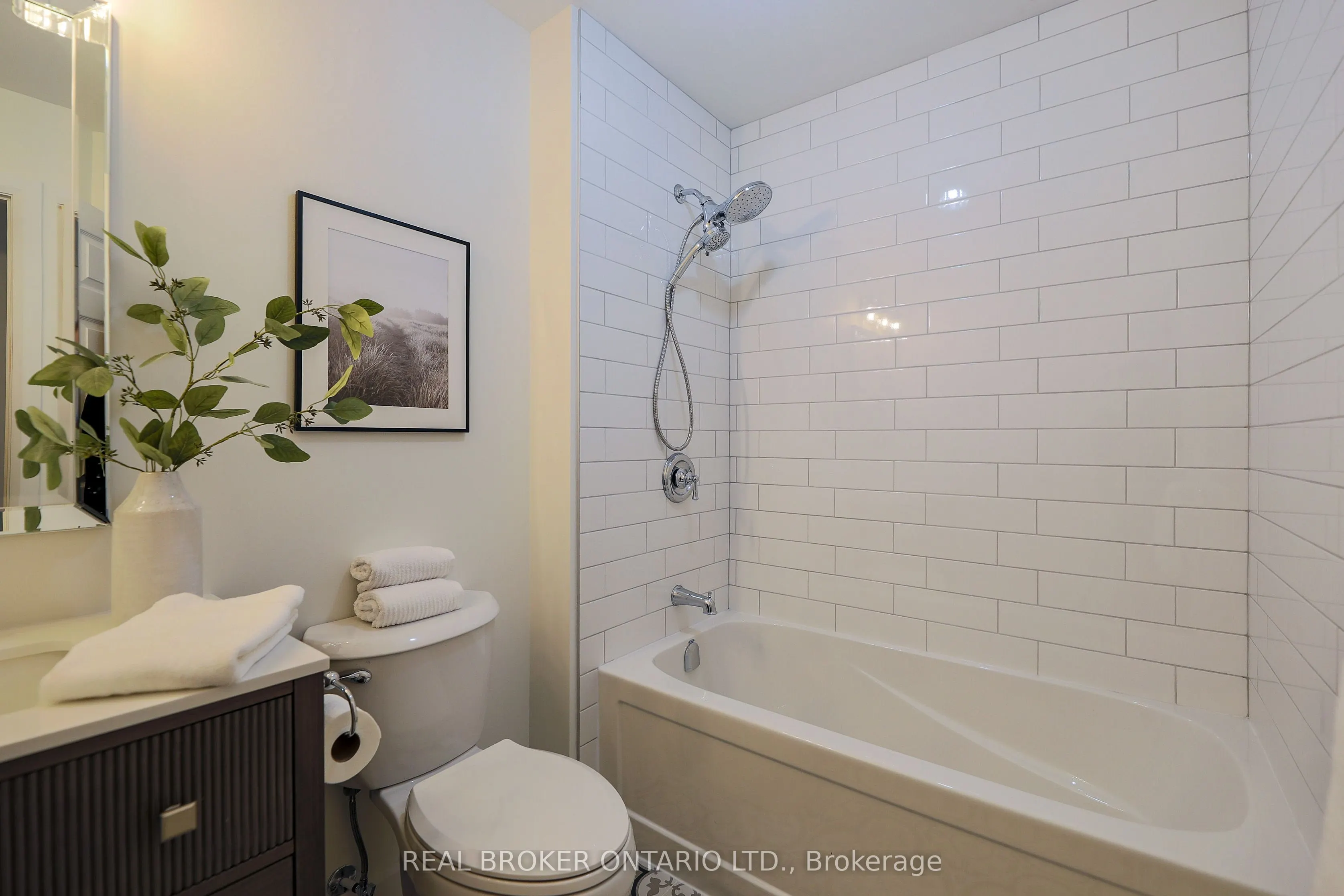 412 Main St Street E