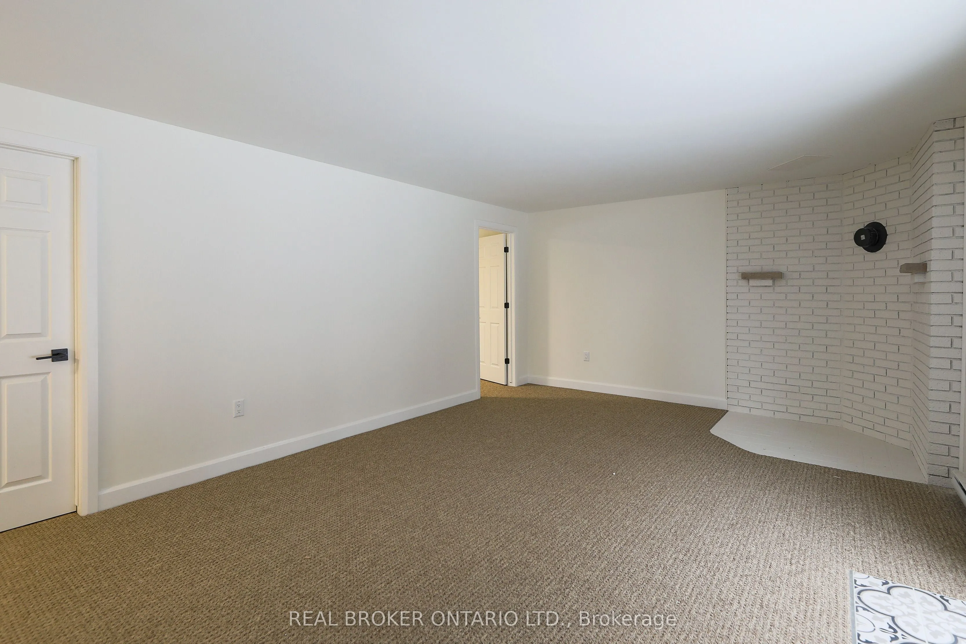 412 Main St Street E