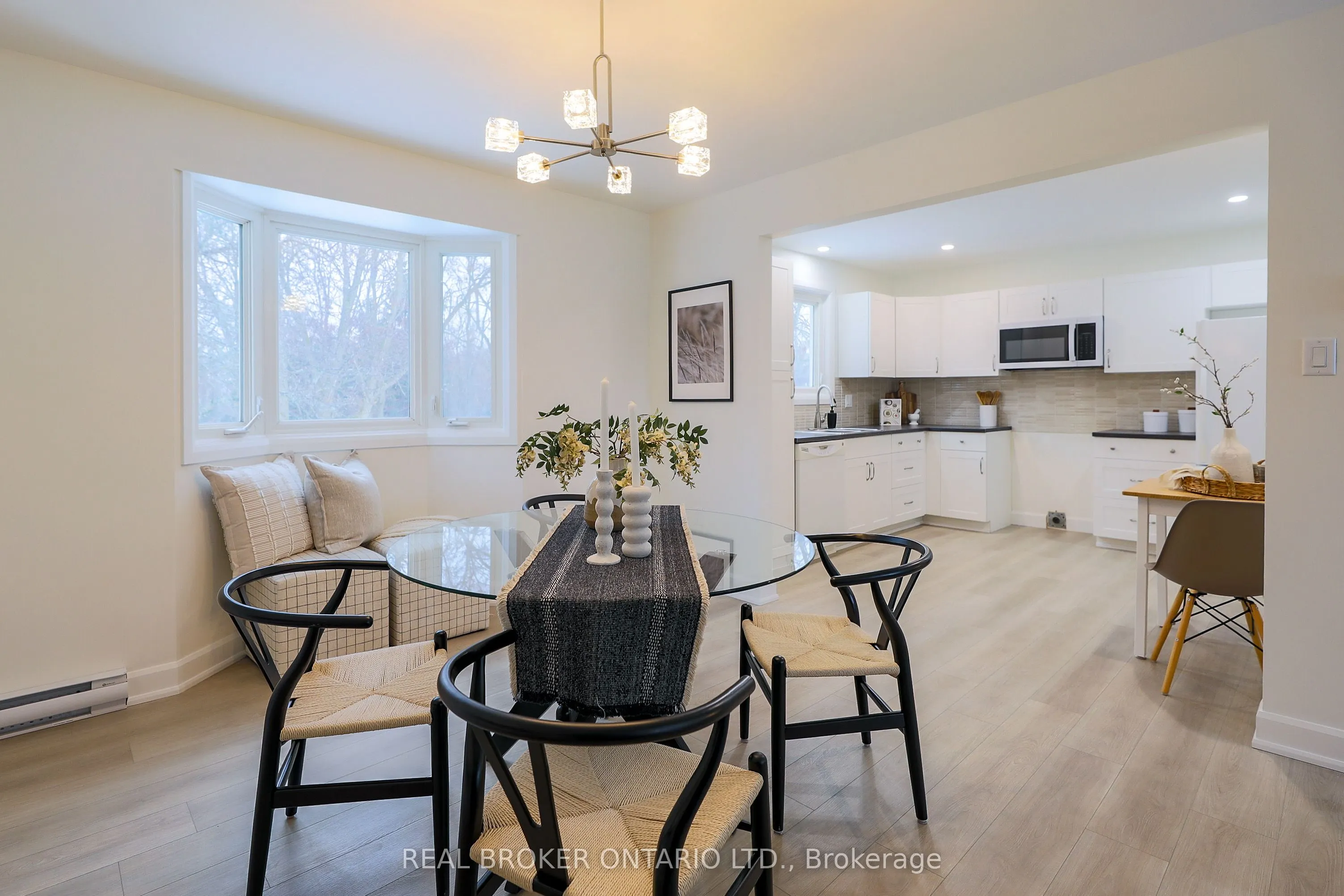 412 Main St Street E