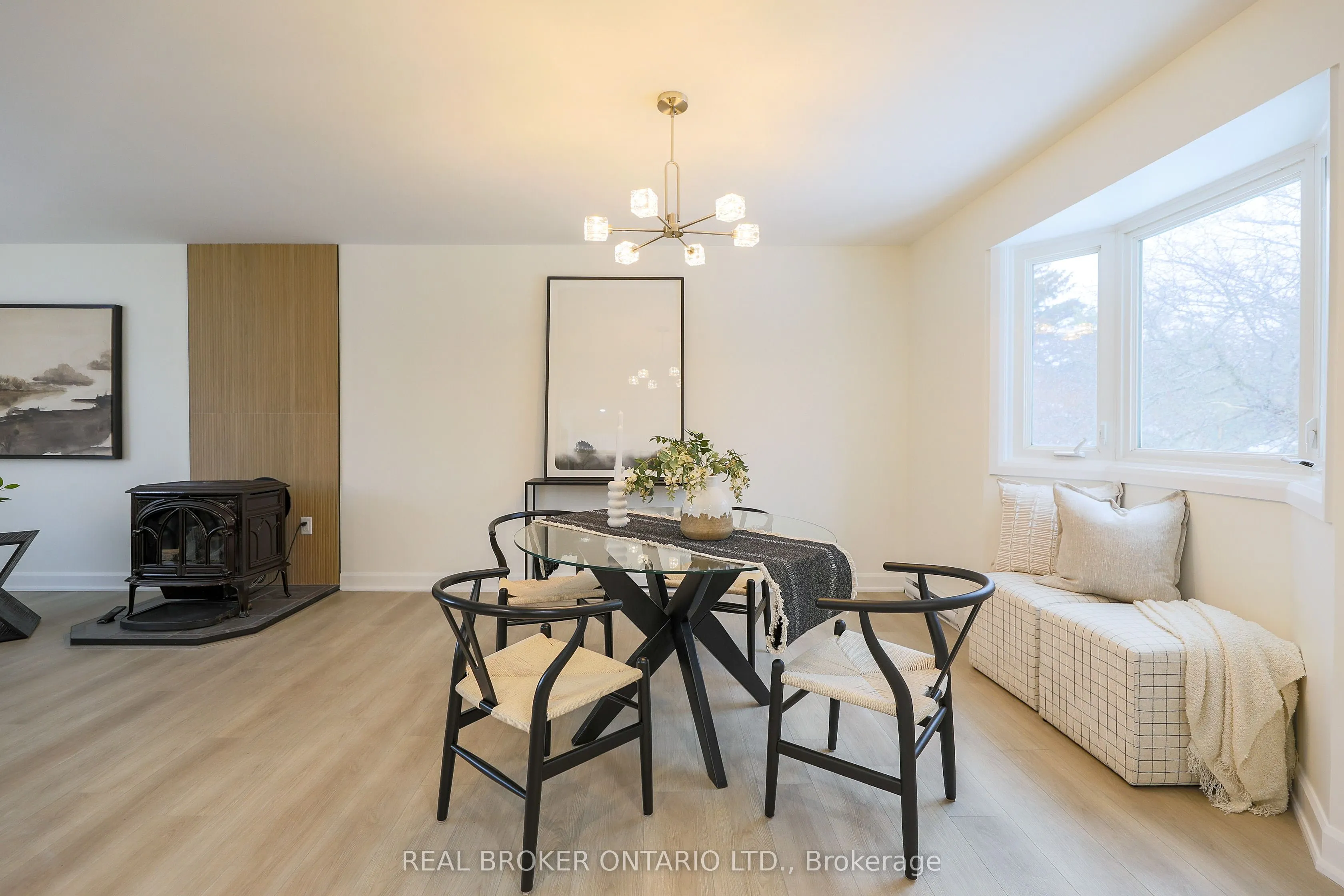 412 Main St Street E