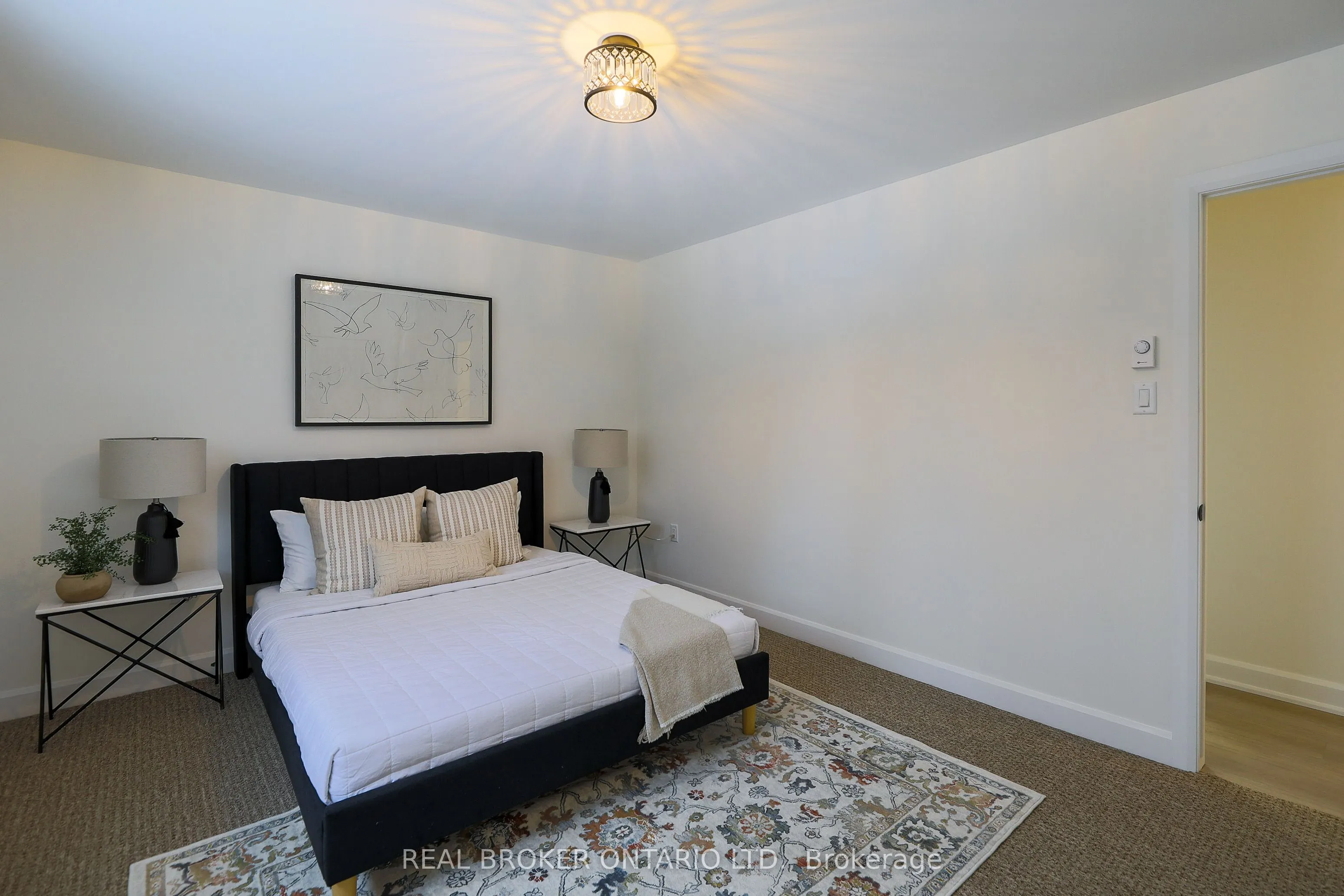 412 Main St Street E